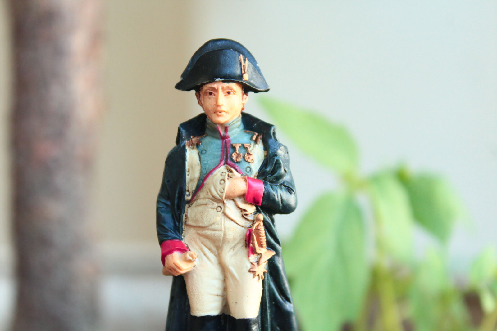 Canon EOS 1300D (EOS Rebel T6 / EOS Kiss X80) sample photo. Miniature, soldier, tiny photography