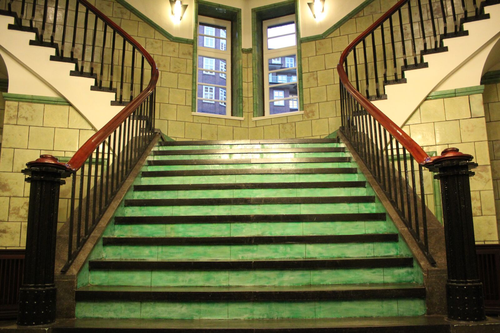Canon EOS 600D (Rebel EOS T3i / EOS Kiss X5) sample photo. Spiral staircase, staircase, hamburg photography