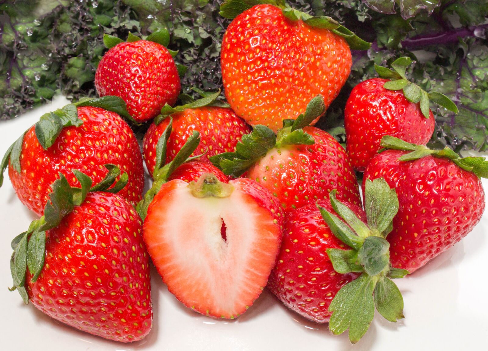 Canon EOS 700D (EOS Rebel T5i / EOS Kiss X7i) sample photo. Strawberry, fruit, healthy photography