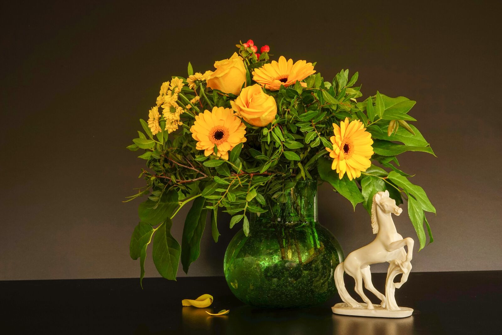 Sony a7R sample photo. Still life, bouquet, horse photography