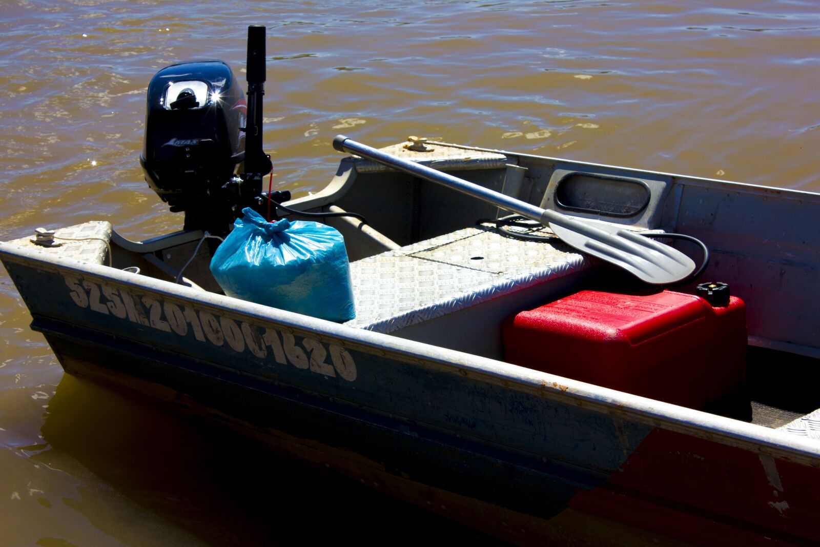 Canon EOS 550D (EOS Rebel T2i / EOS Kiss X4) sample photo. Boat, water, landscape photography