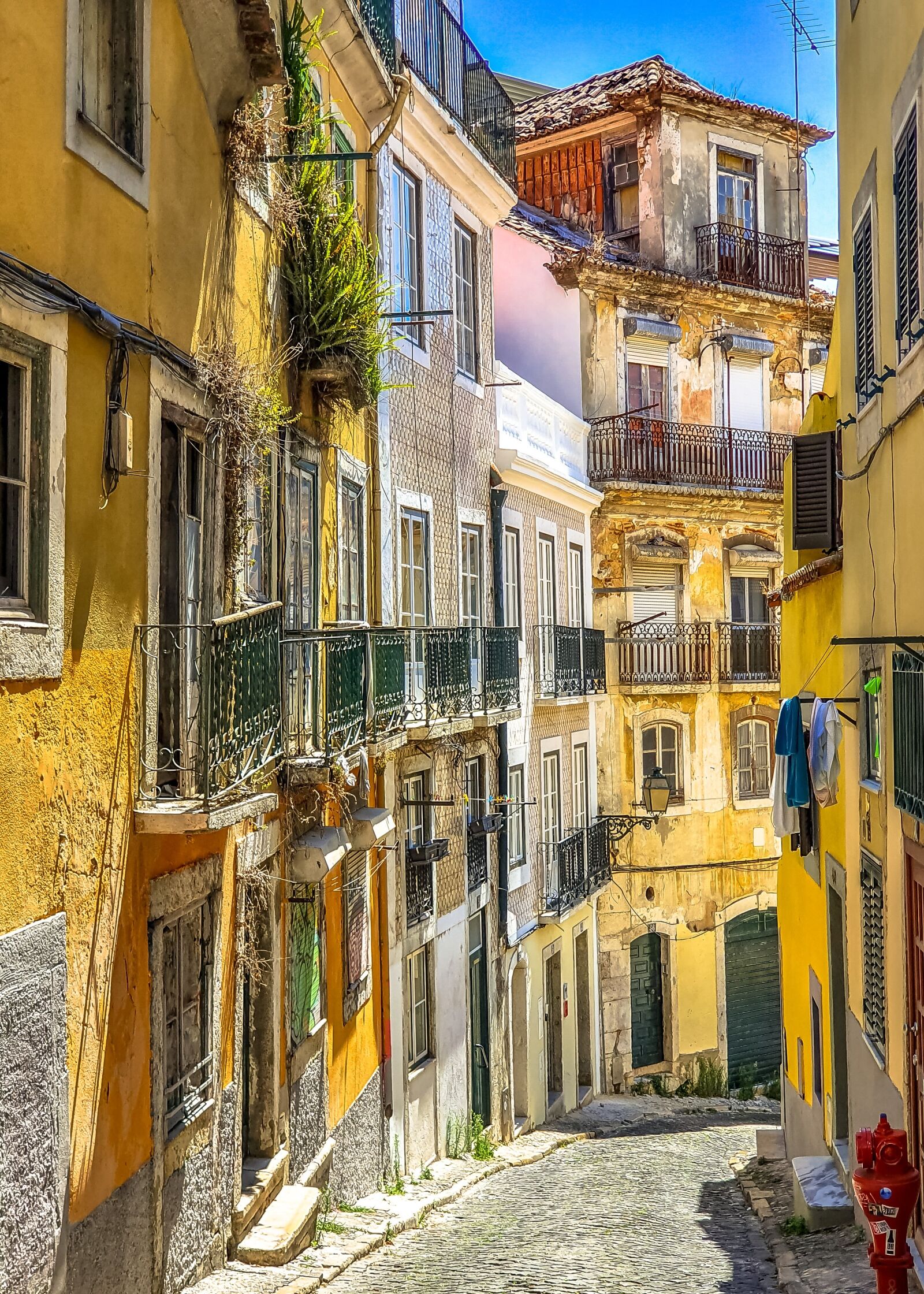 Samsung Galaxy S10+ sample photo. Lisbon, street, portugal photography