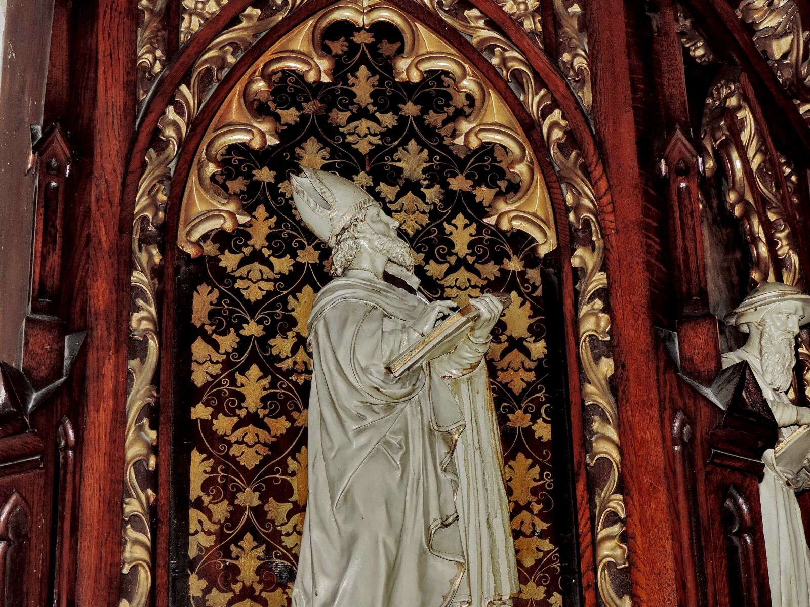 Nikon Coolpix P520 sample photo. Altar, carving, cathedral, catholic photography