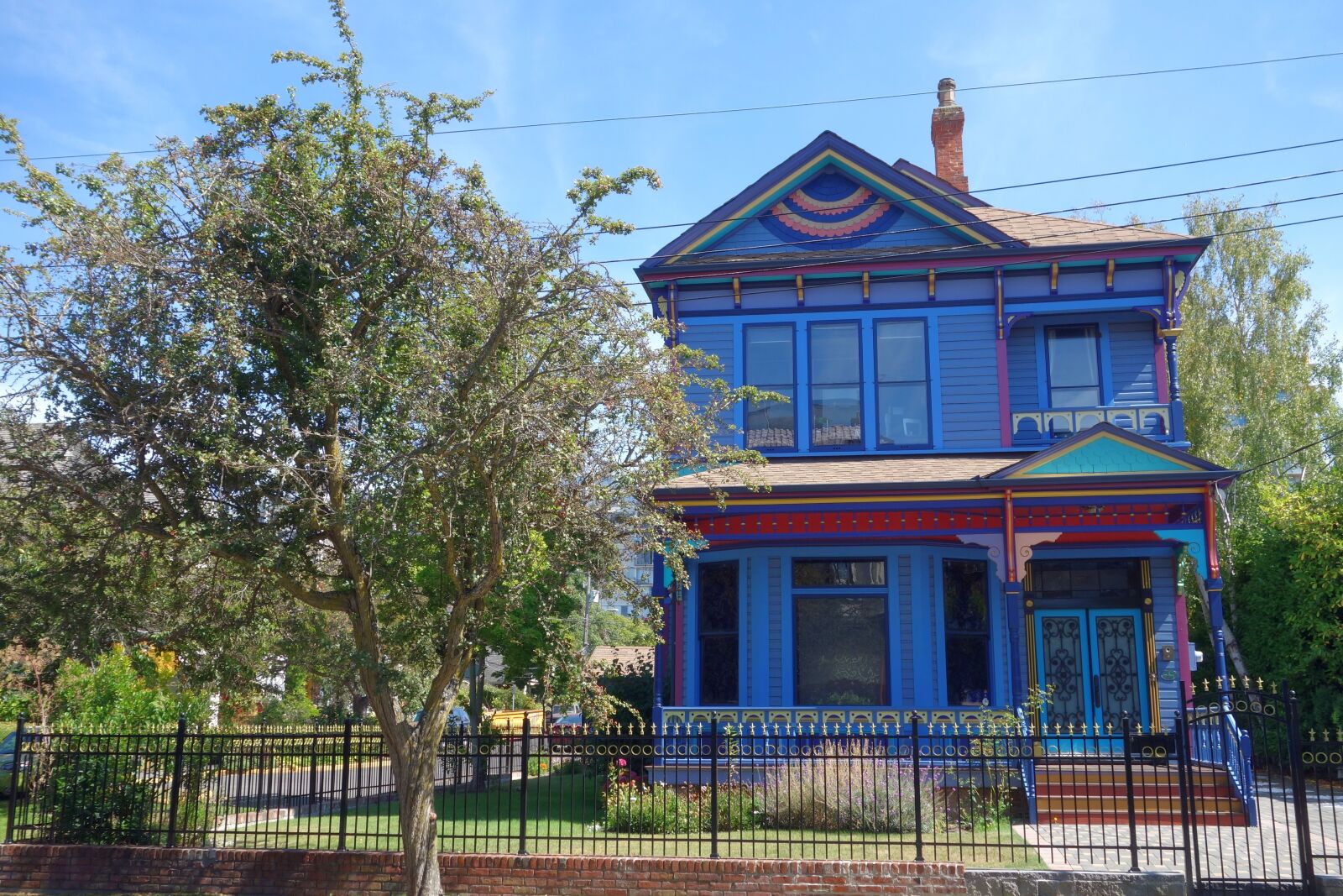 Sony Cyber-shot DSC-RX100 sample photo. House, blue, victorian photography