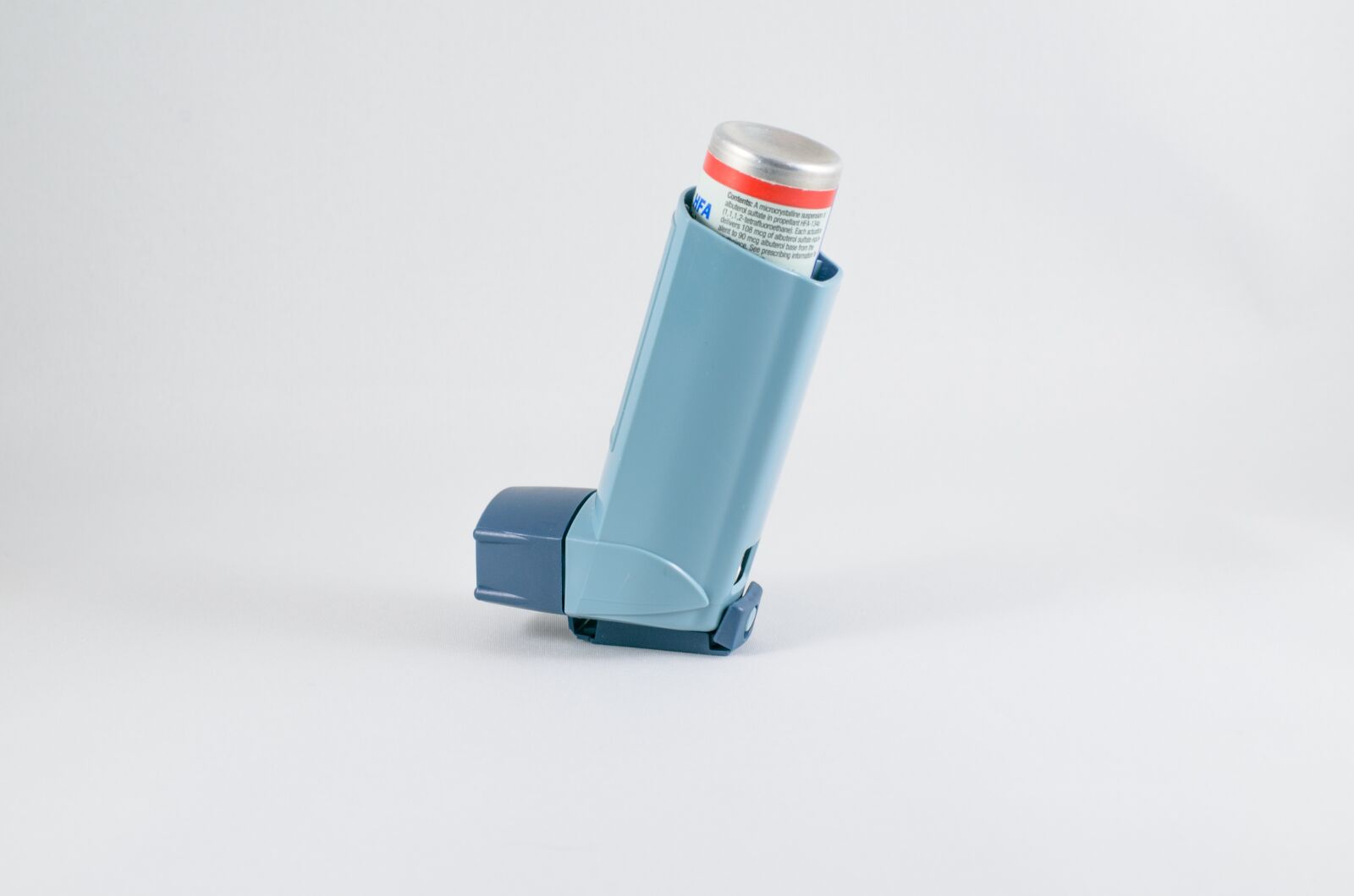 Nikon D7000 sample photo. Inhaler, breath, asthma photography