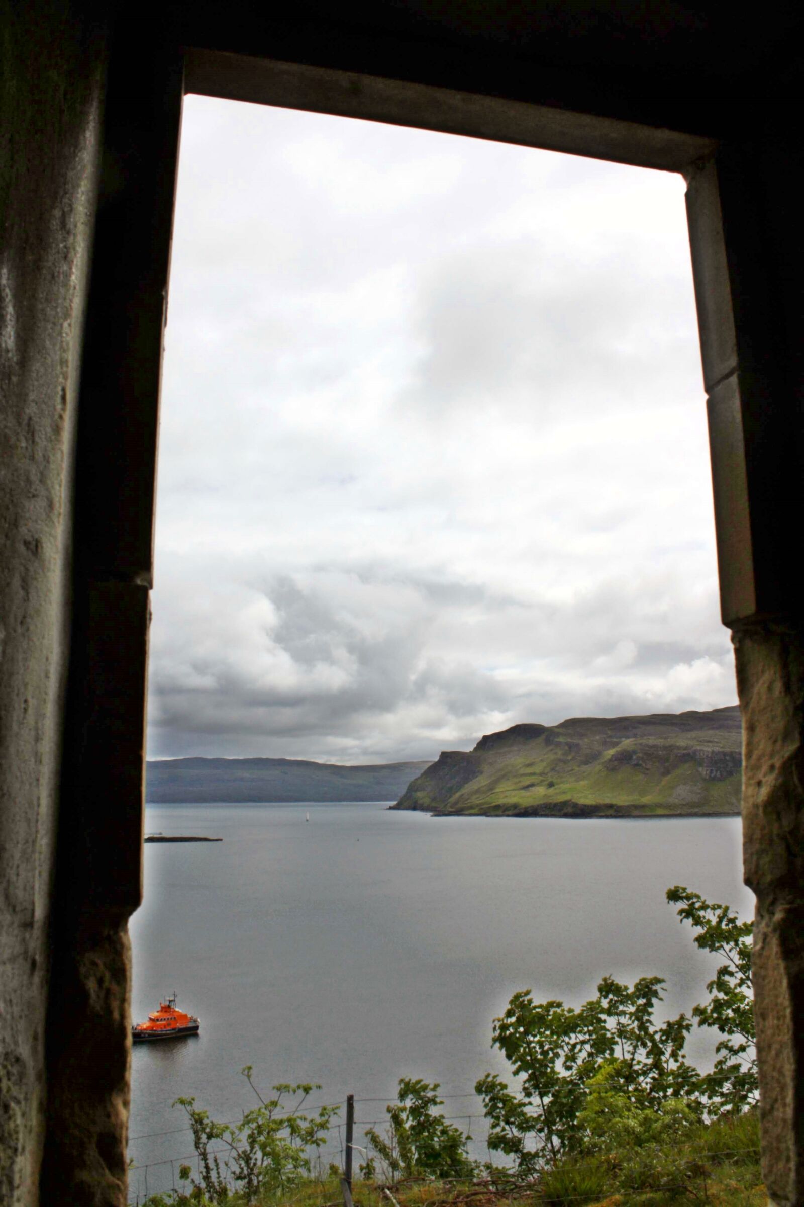 Canon EOS 1000D (EOS Digital Rebel XS / EOS Kiss F) sample photo. Harbour, highlands, isle, of photography