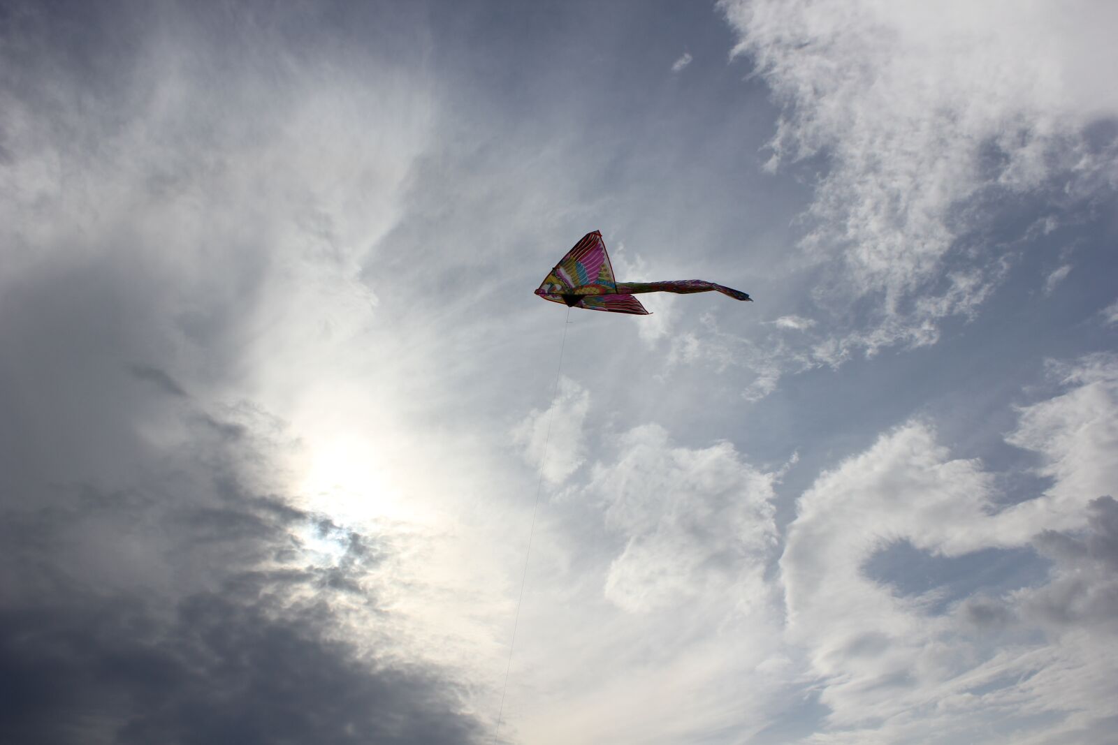 Canon EOS 550D (EOS Rebel T2i / EOS Kiss X4) sample photo. Kite, sky, clouds photography