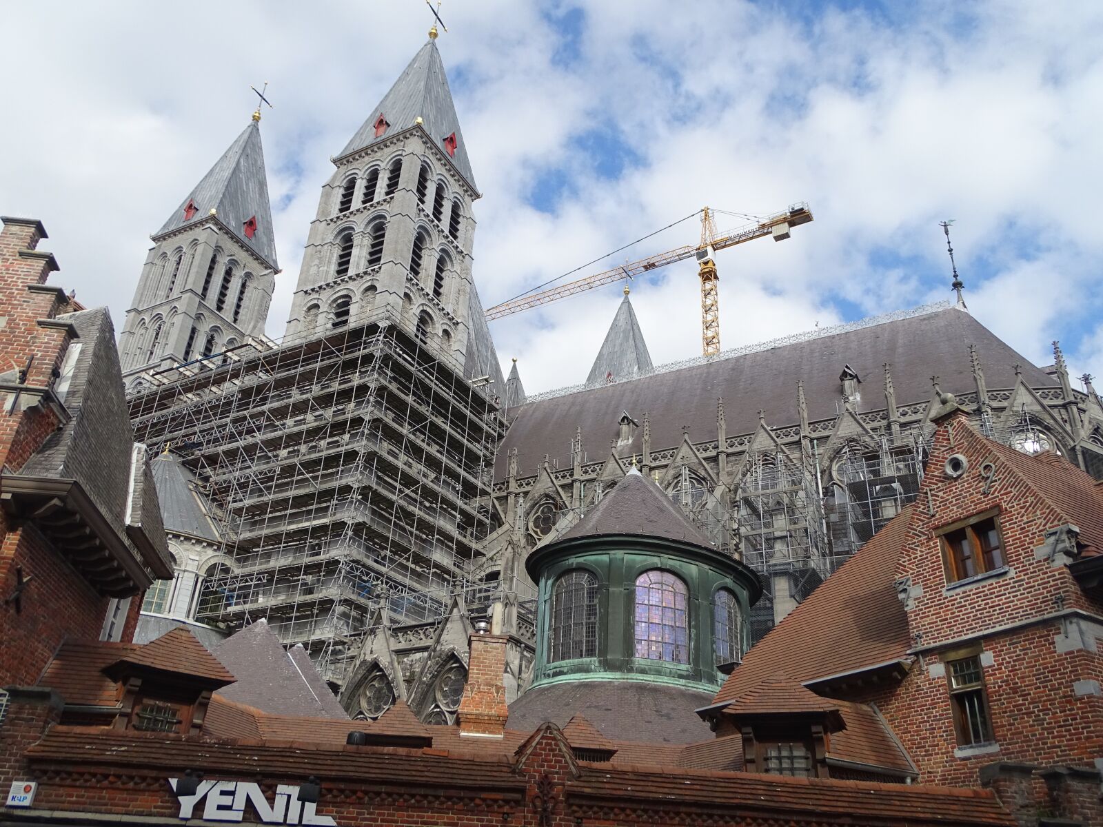 Sony Cyber-shot DSC-HX400V sample photo. Tournai, cathedral, church photography