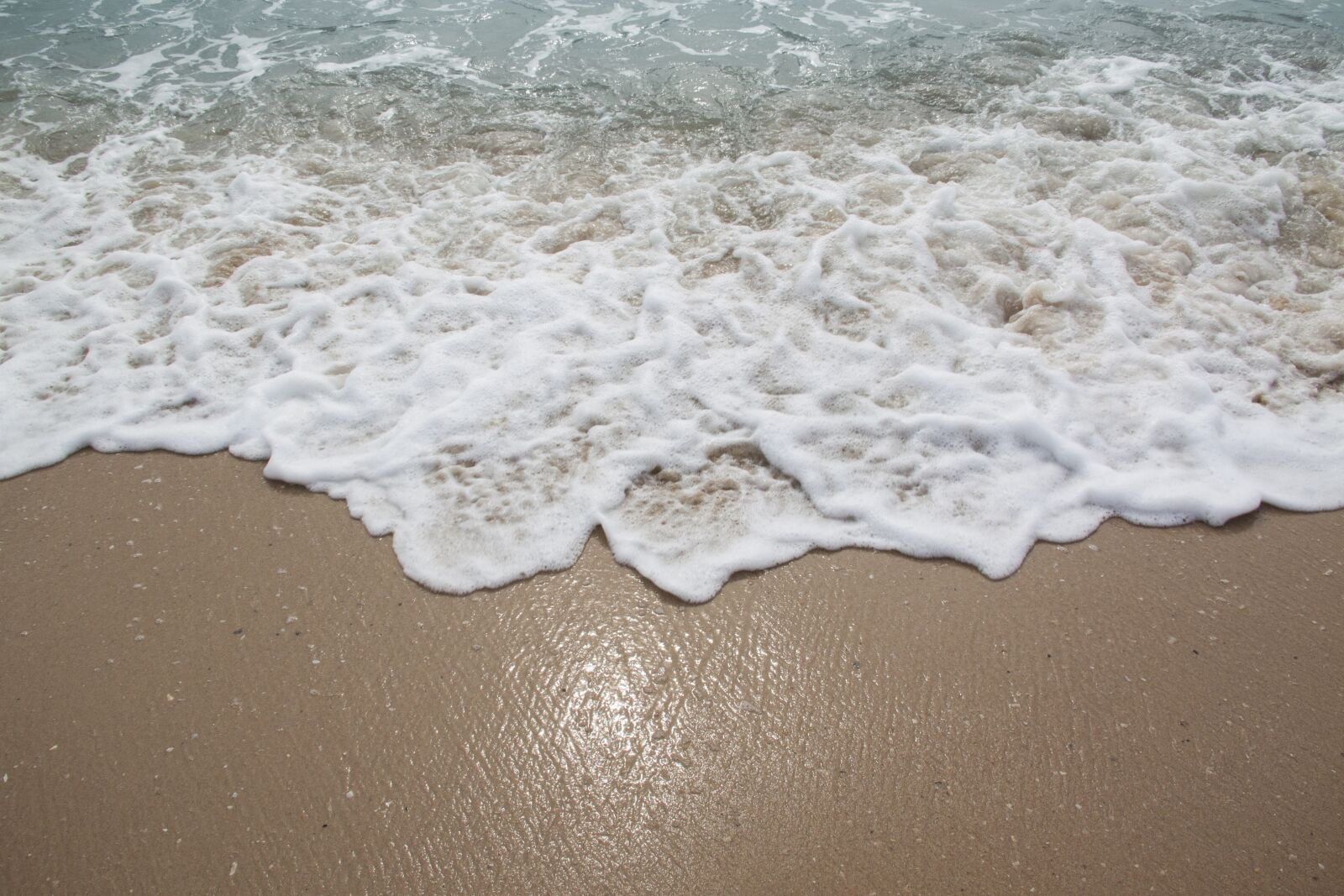 Canon EOS 500D (EOS Rebel T1i / EOS Kiss X3) sample photo. Beach, sea, wave photography