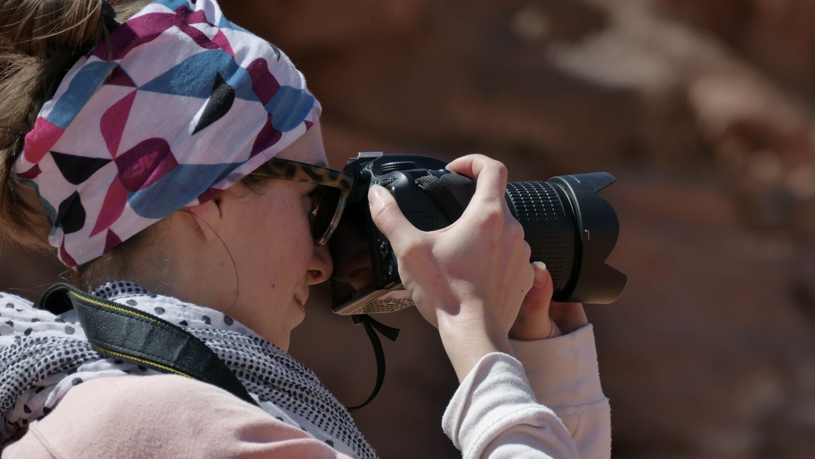 Panasonic Lumix DMC-FZ1000 sample photo. Photographer, video, photo photography