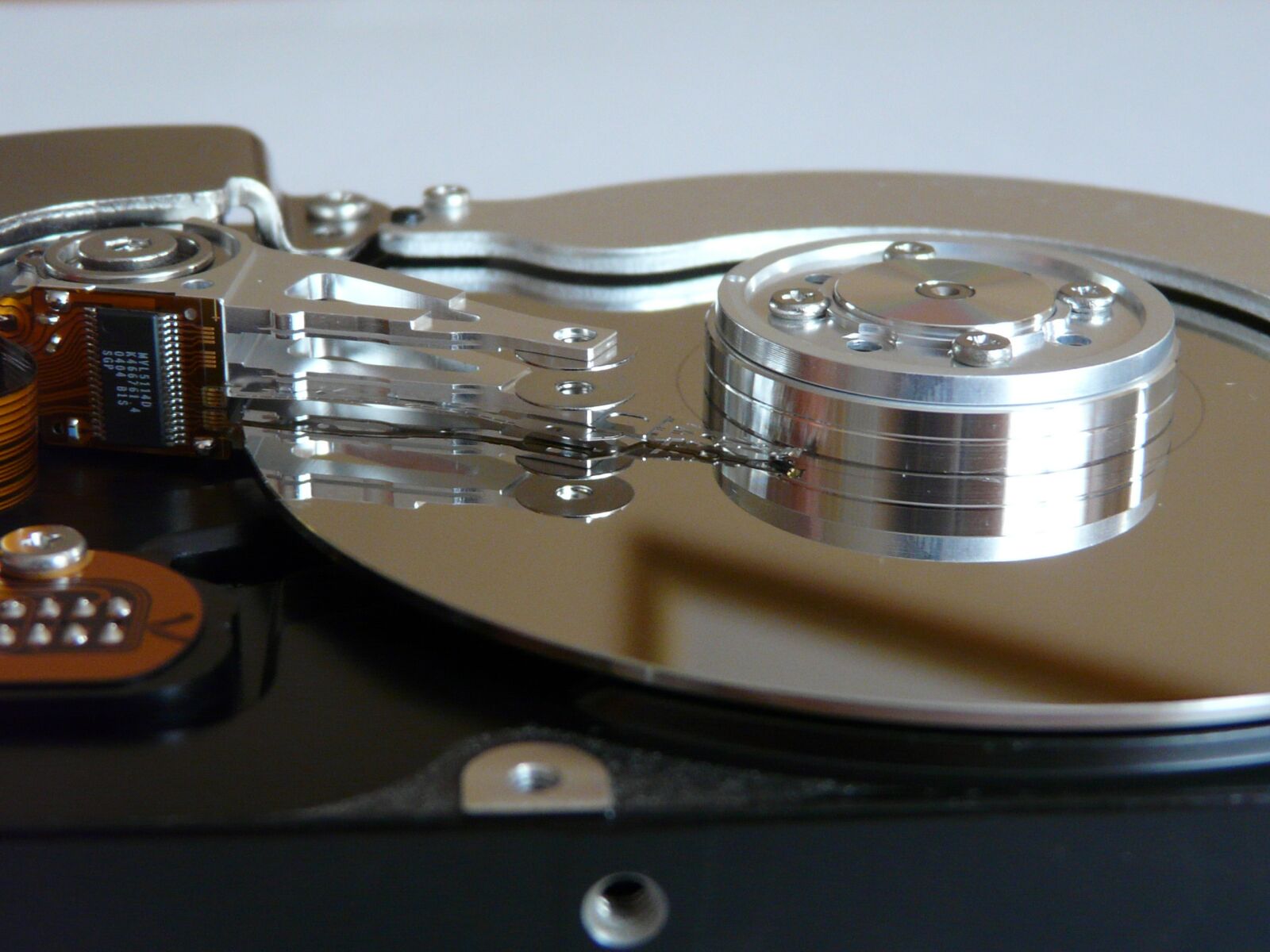 Panasonic DMC-FZ18 sample photo. Hard drive, hardware, harddisk photography