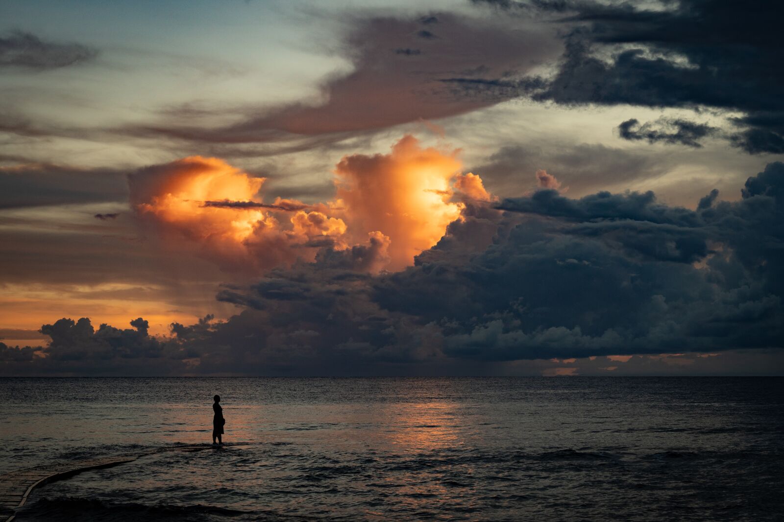 Sony a7R III sample photo. Sunset, clouds, sea photography
