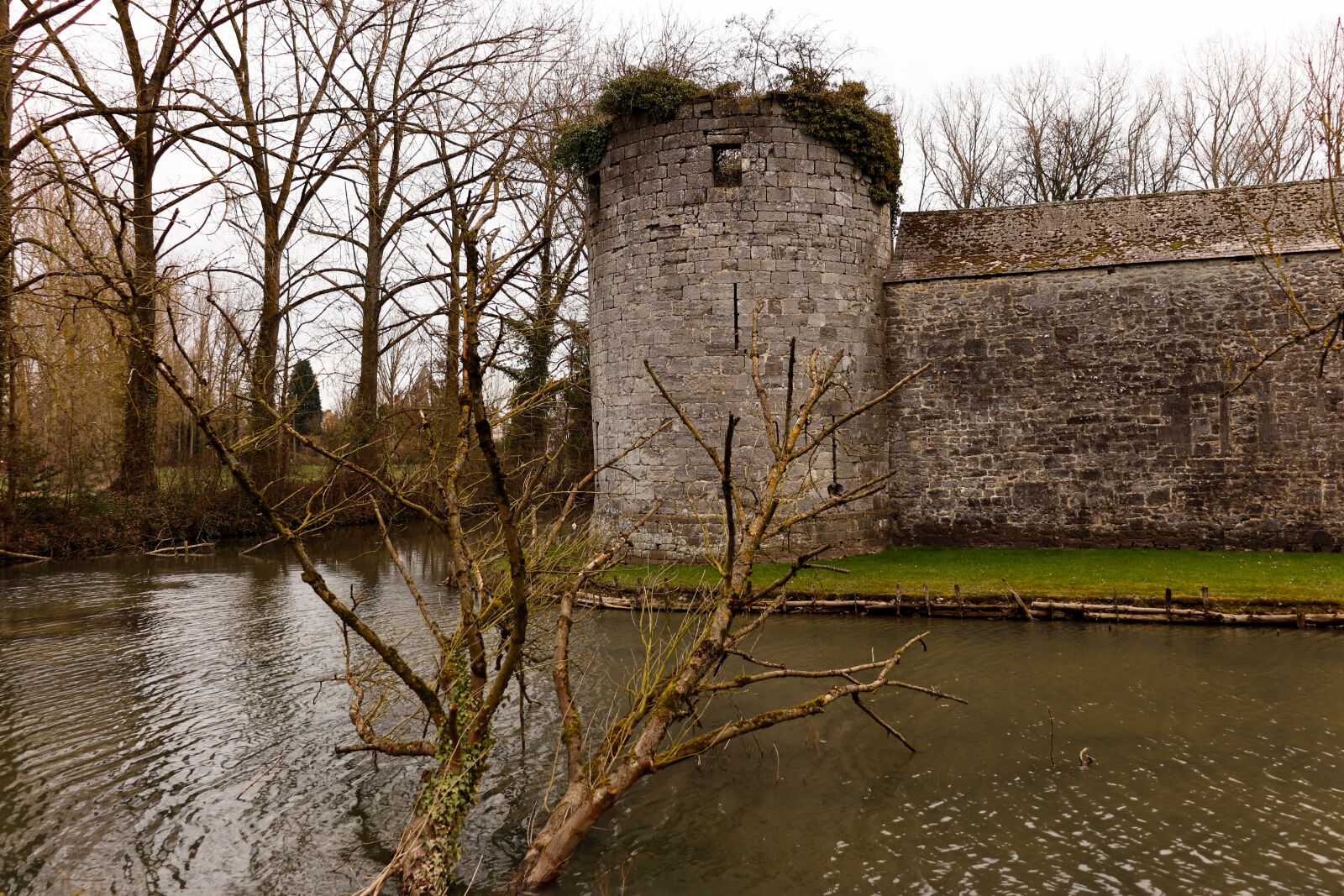 Canon EOS 200D (EOS Rebel SL2 / EOS Kiss X9) sample photo. Castle, dungeon, tower photography
