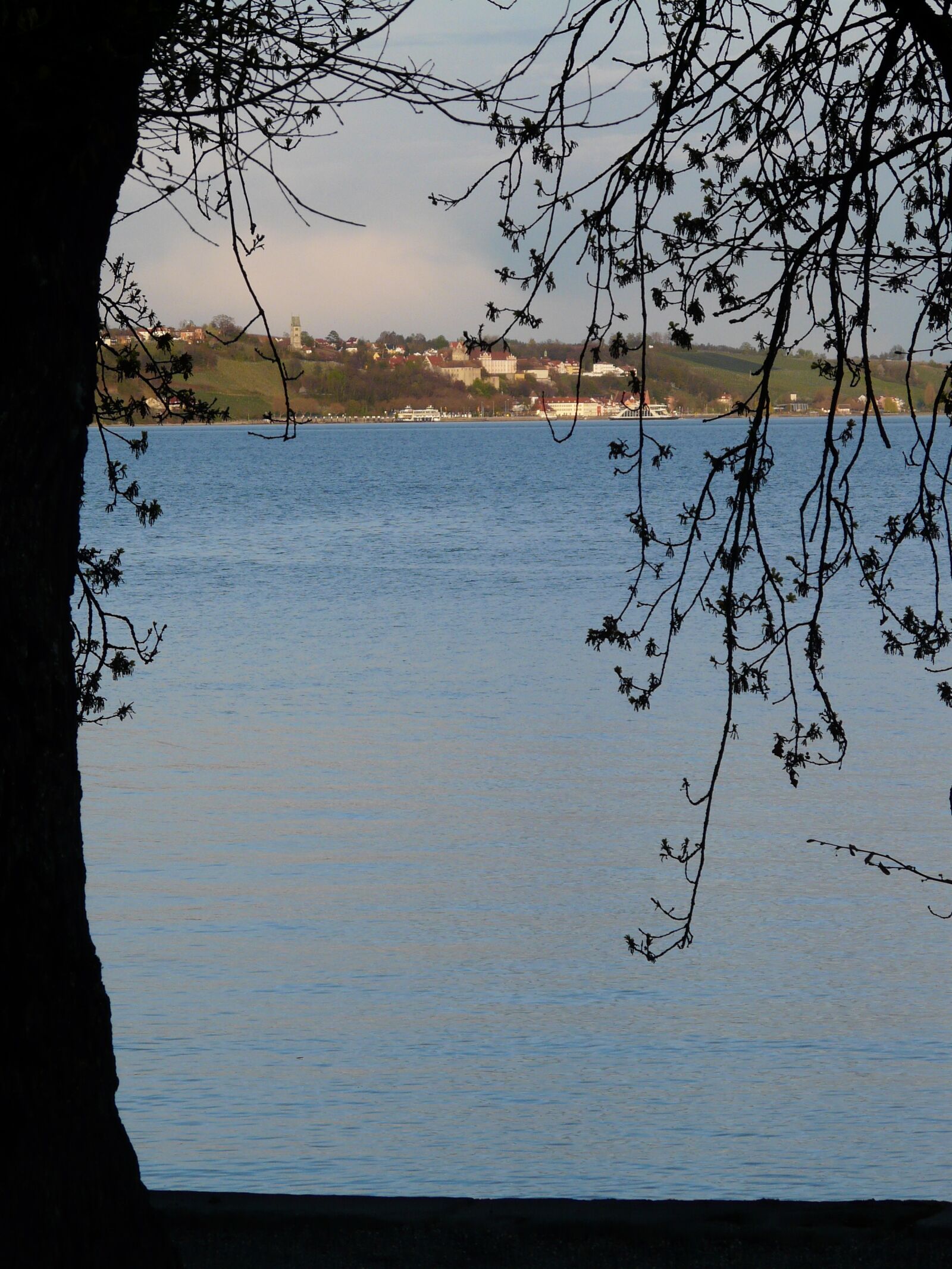 Panasonic DMC-FZ18 sample photo. Meersburg, lake constance, lake photography