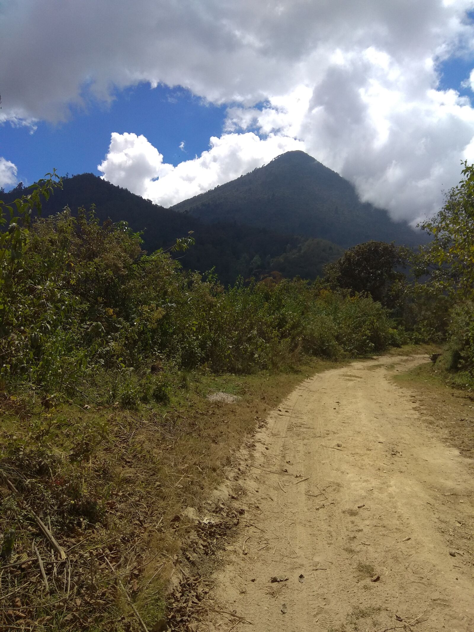 Xiaomi Redmi Note 4 sample photo. Volcano, sky, road photography