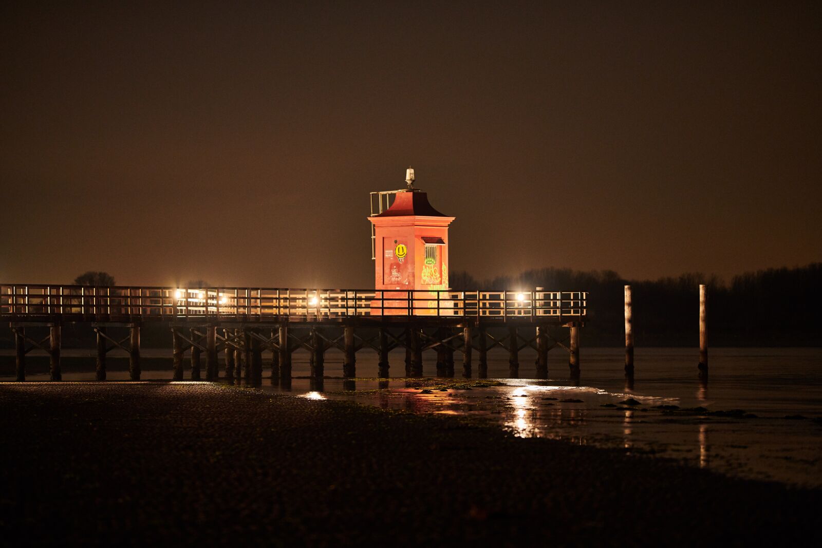 Nikon D850 sample photo. Lighthouse, lights, evening photography