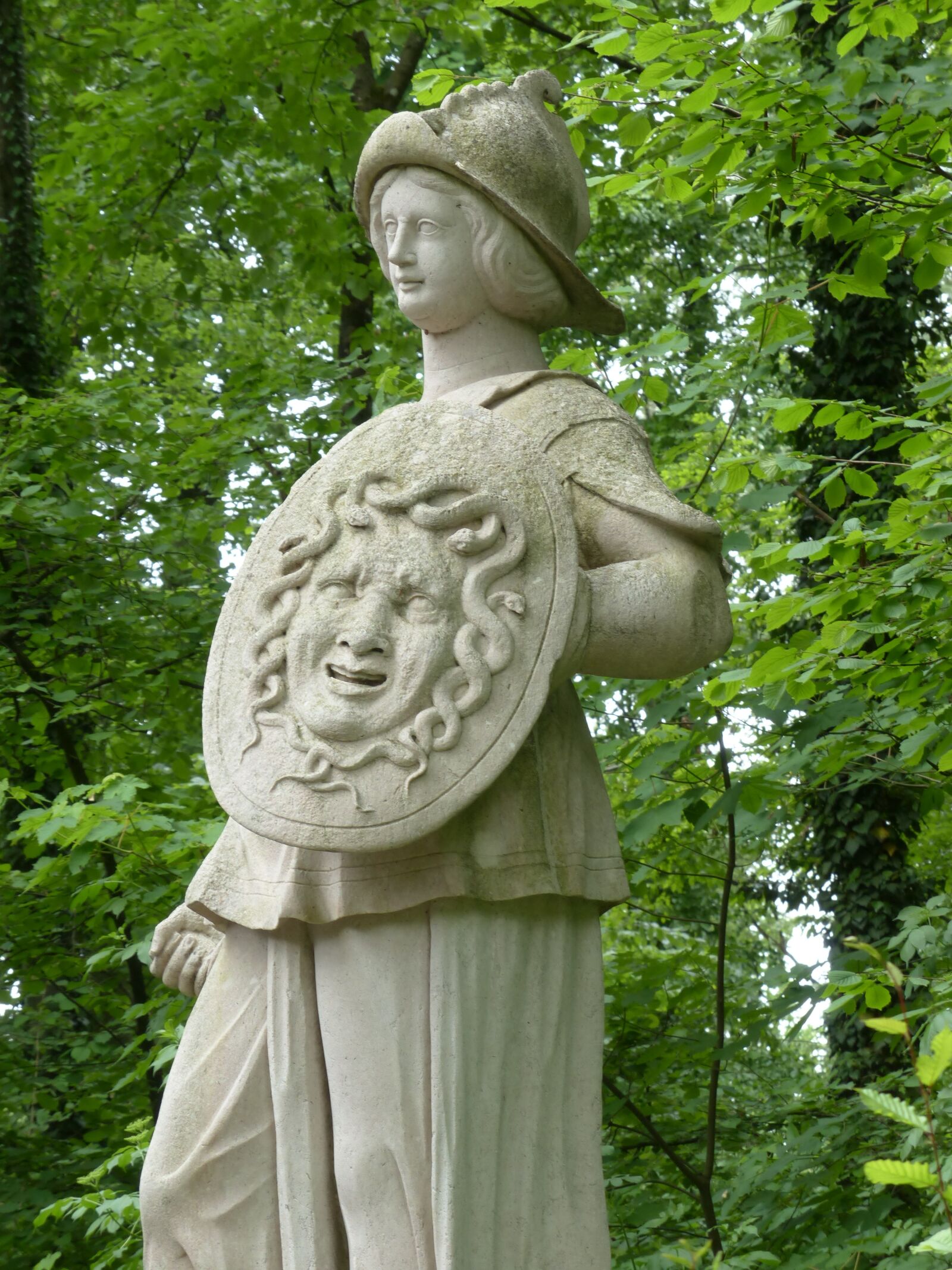 Panasonic Lumix DMC-FZ200 sample photo. Stone figure, woman, person photography