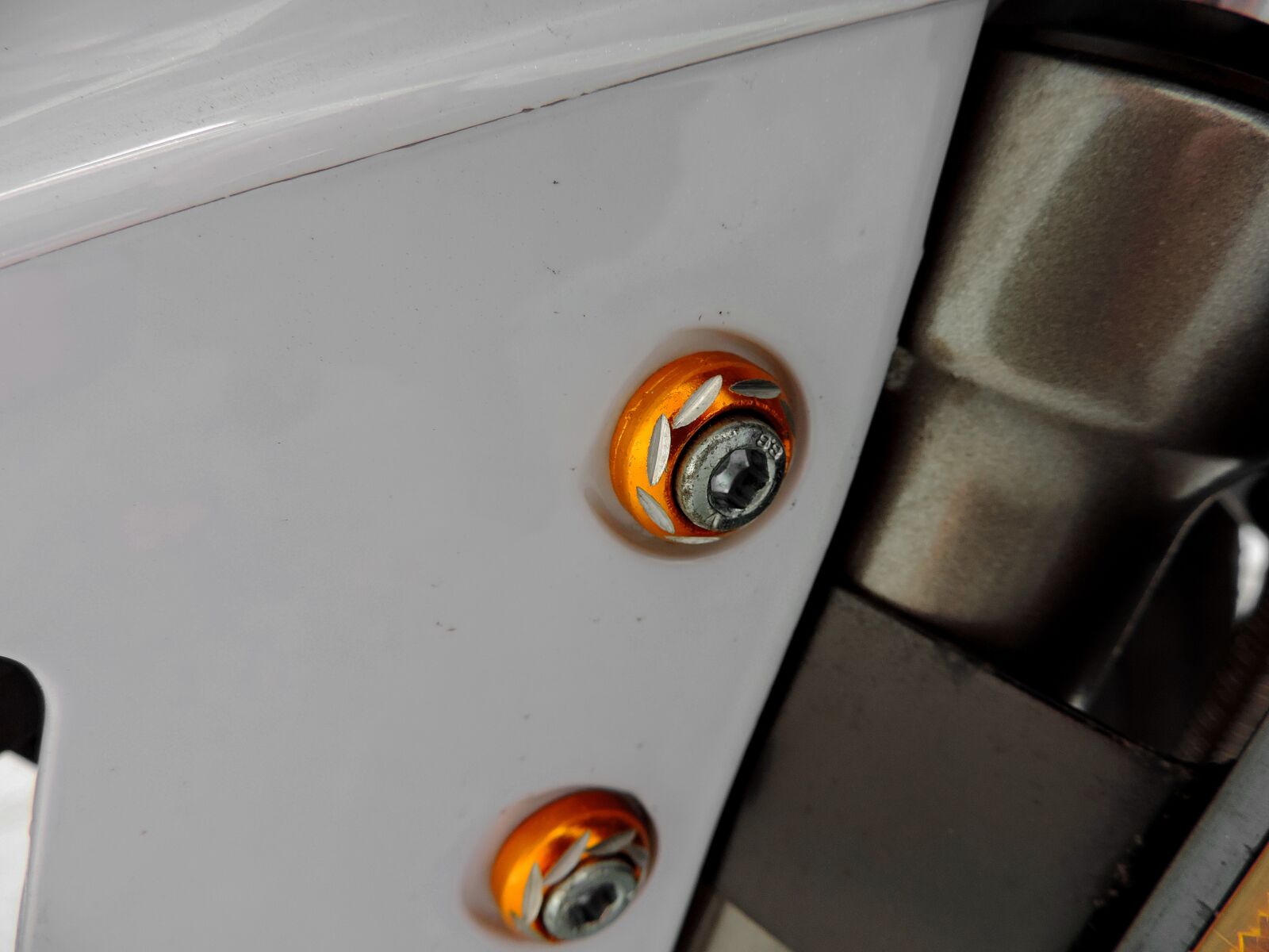 Nikon Coolpix P520 sample photo. Chrome, iron, metal, object photography