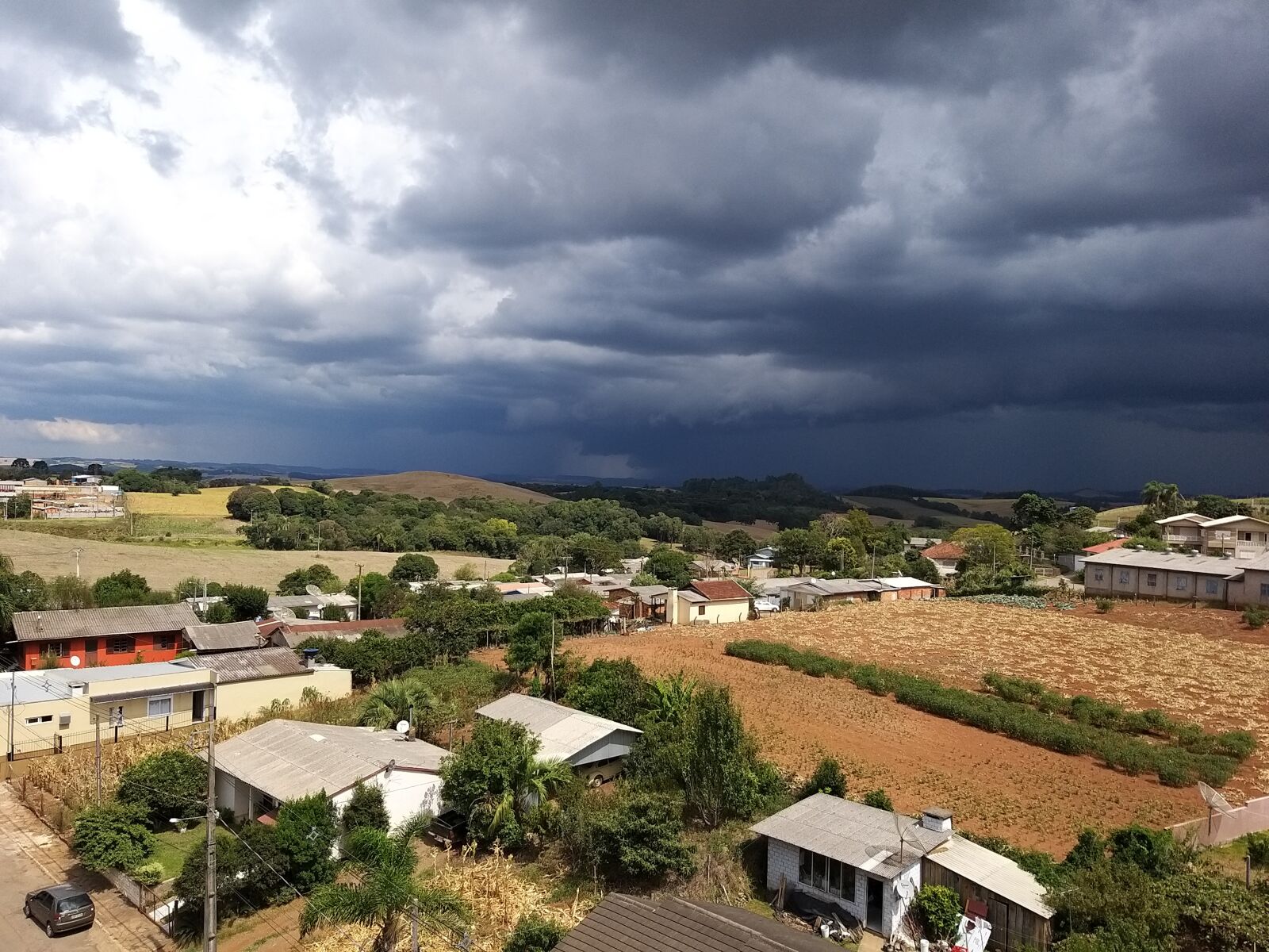 Samsung Galaxy A9 (2018) sample photo. Timeline, clouds, horizon photography