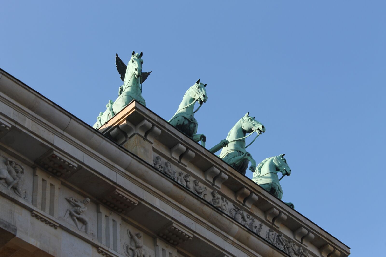 Canon EOS 1100D (EOS Rebel T3 / EOS Kiss X50) sample photo. Architecture, sky, building photography