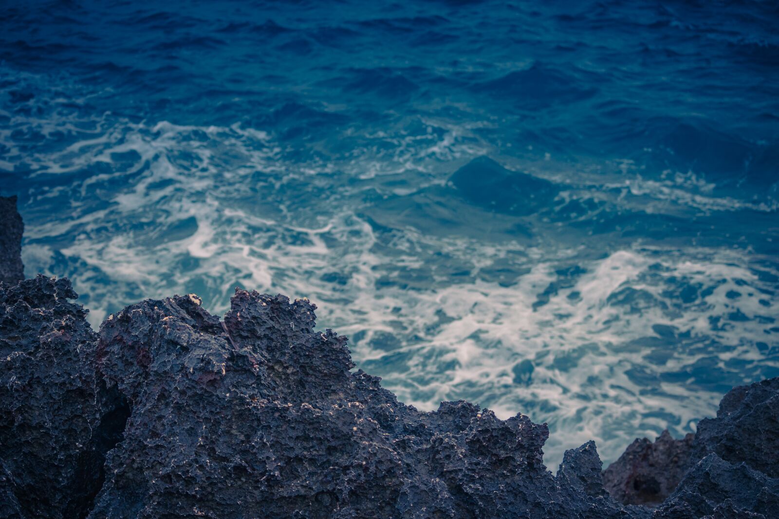 Canon EOS 100D (EOS Rebel SL1 / EOS Kiss X7) sample photo. Sea, coast, waves photography
