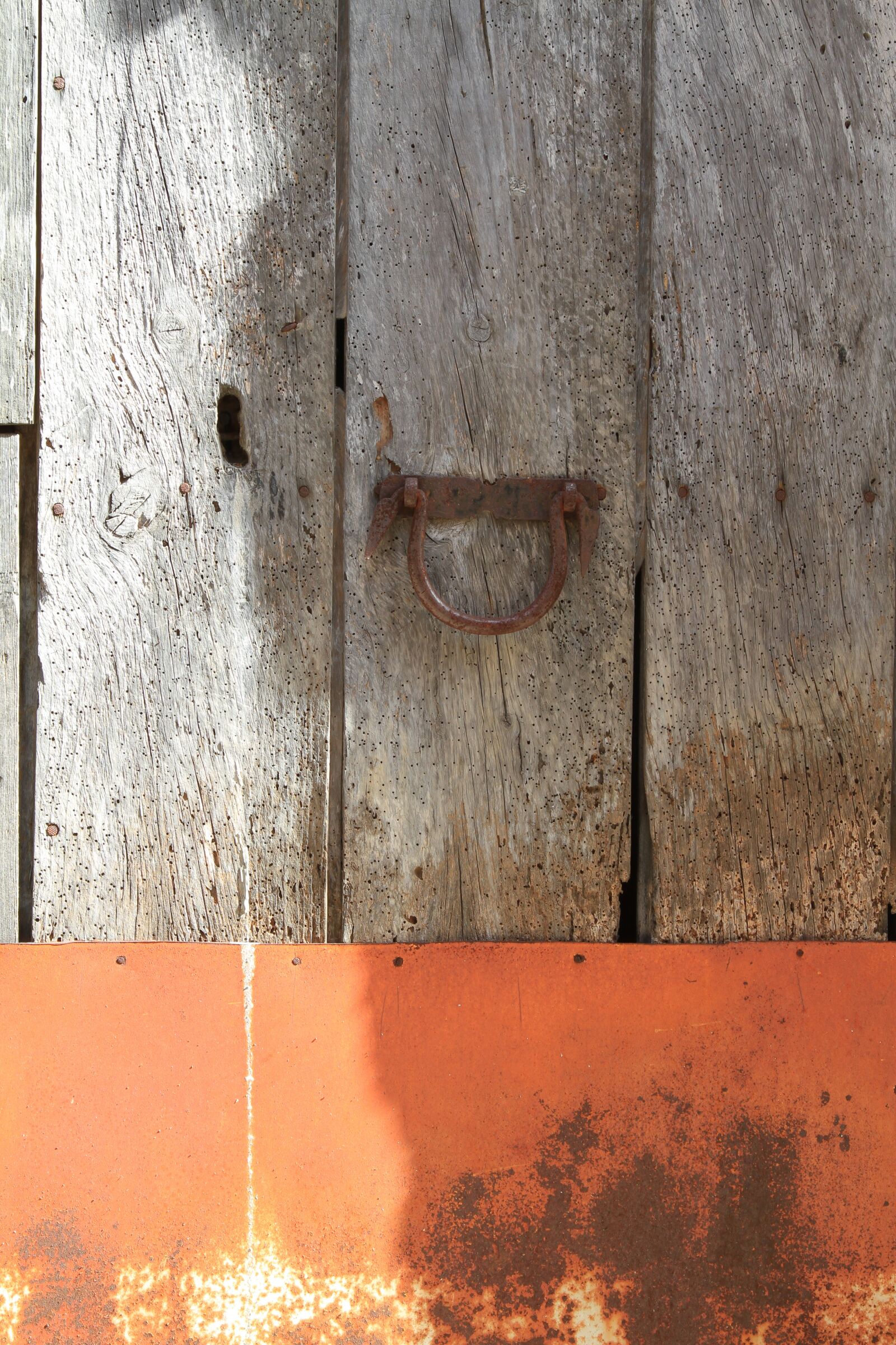 Canon EOS 7D + Canon EF 24-105mm F4L IS USM sample photo. Door, wood, orange photography