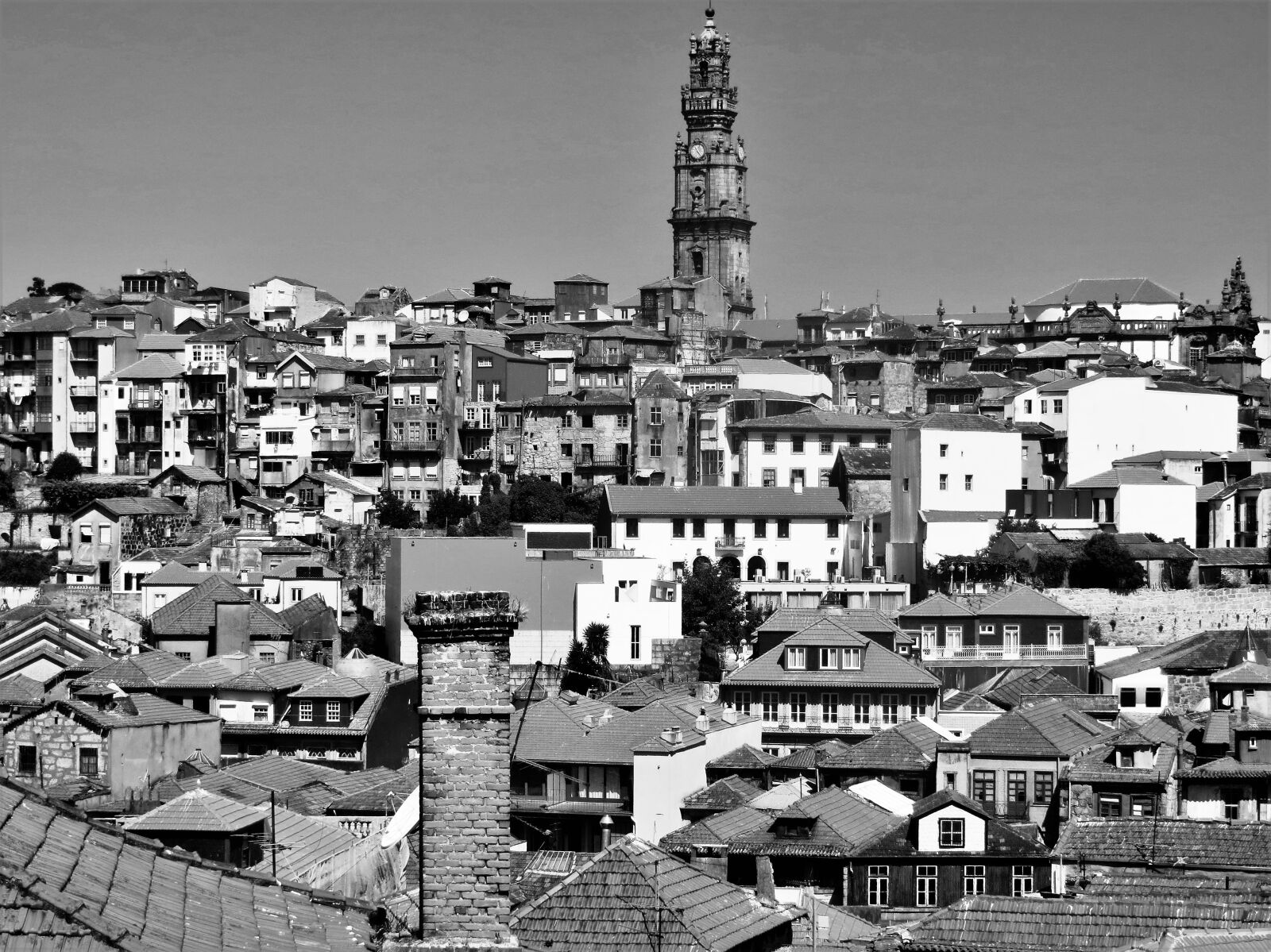 Canon PowerShot SX240 HS sample photo. Porto, black and white photography