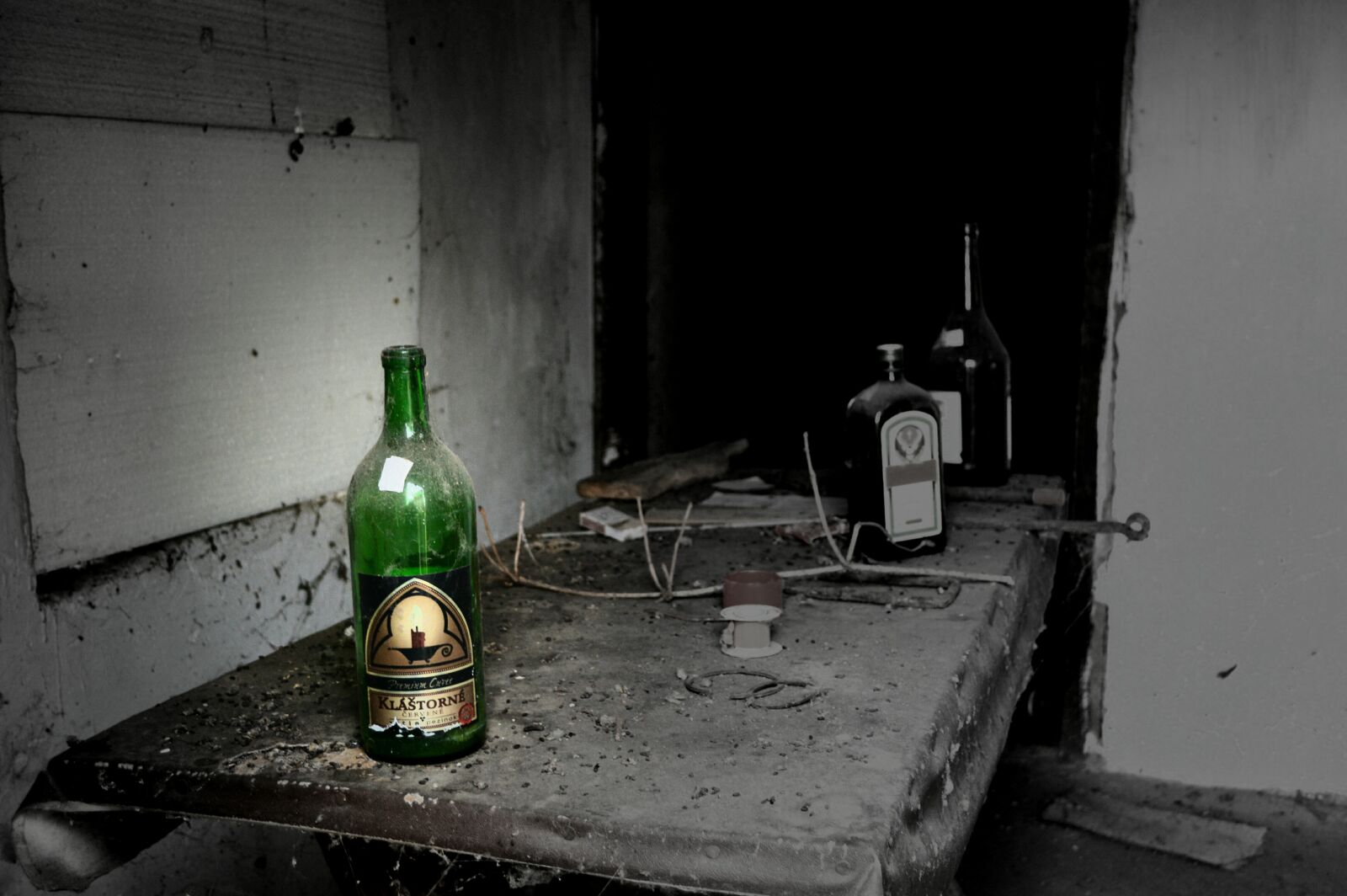 Nikon D3200 sample photo. Table, glass, abandoned photography