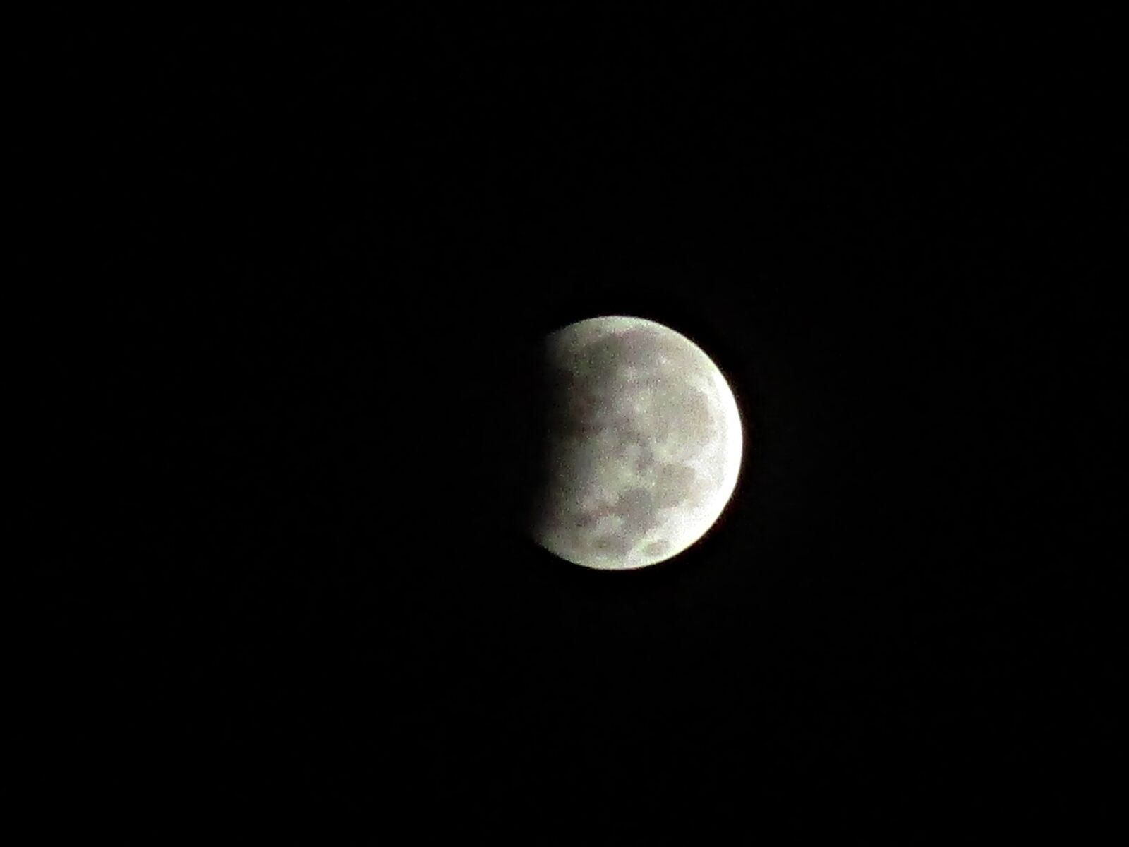 Canon PowerShot ELPH 160 (IXUS 160 / IXY 150) sample photo. Moon, lunar, night photography