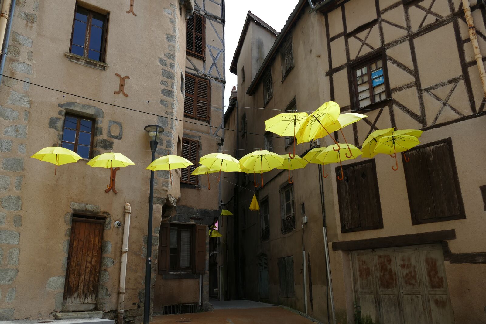 Panasonic Lumix DMC-FZ1000 sample photo. Umbrella, parasol, rain photography
