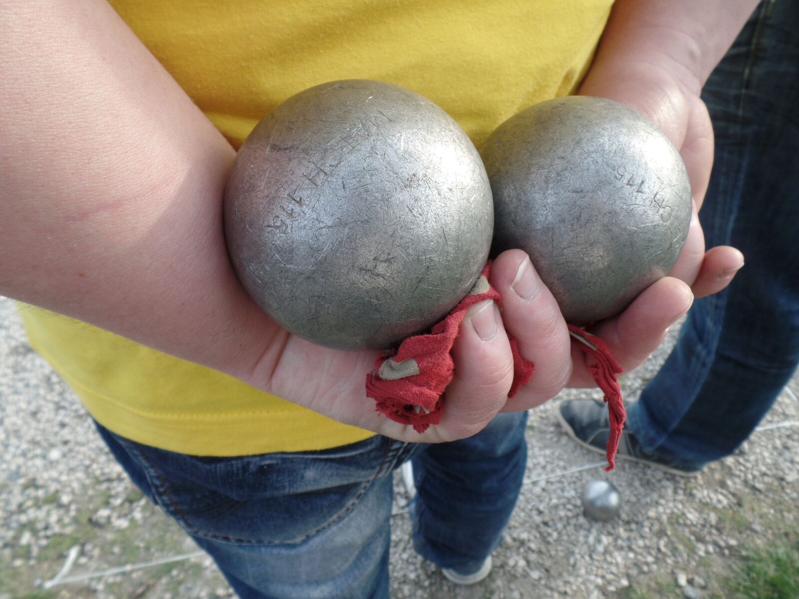 Samsung WB350F/WB351F/WB352F sample photo. Petanque, player, hands photography