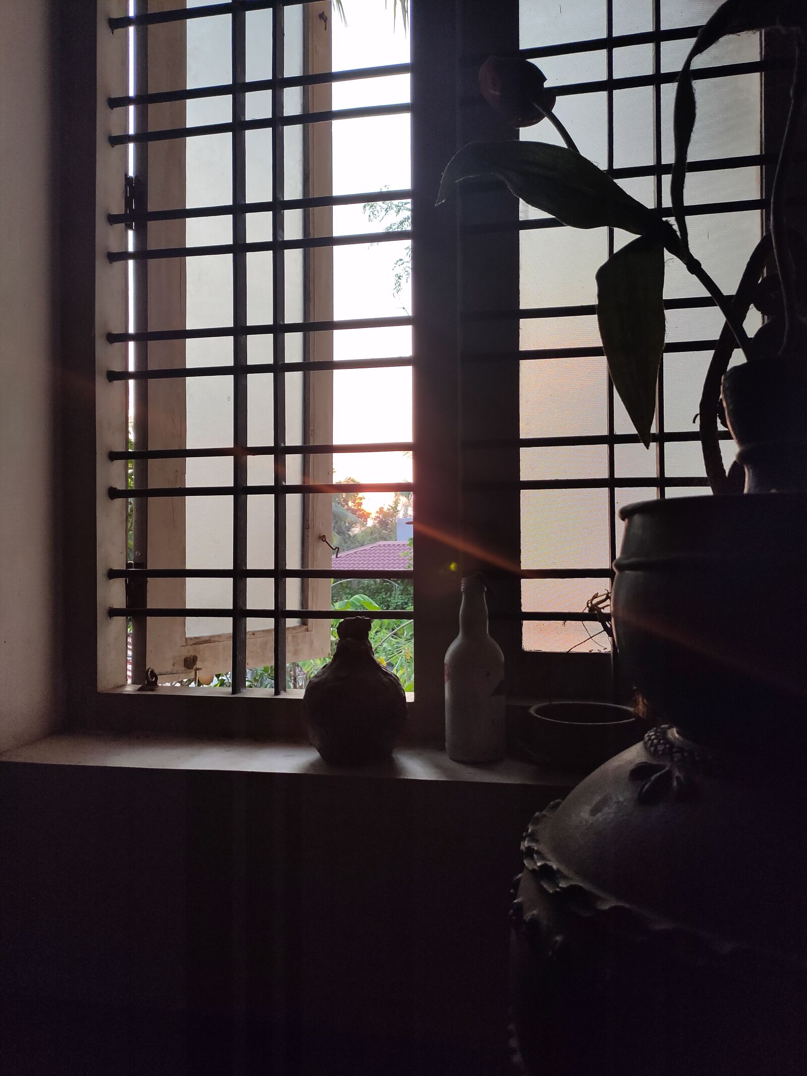 Realme 5 PRO sample photo. Glimpse, window, sun photography
