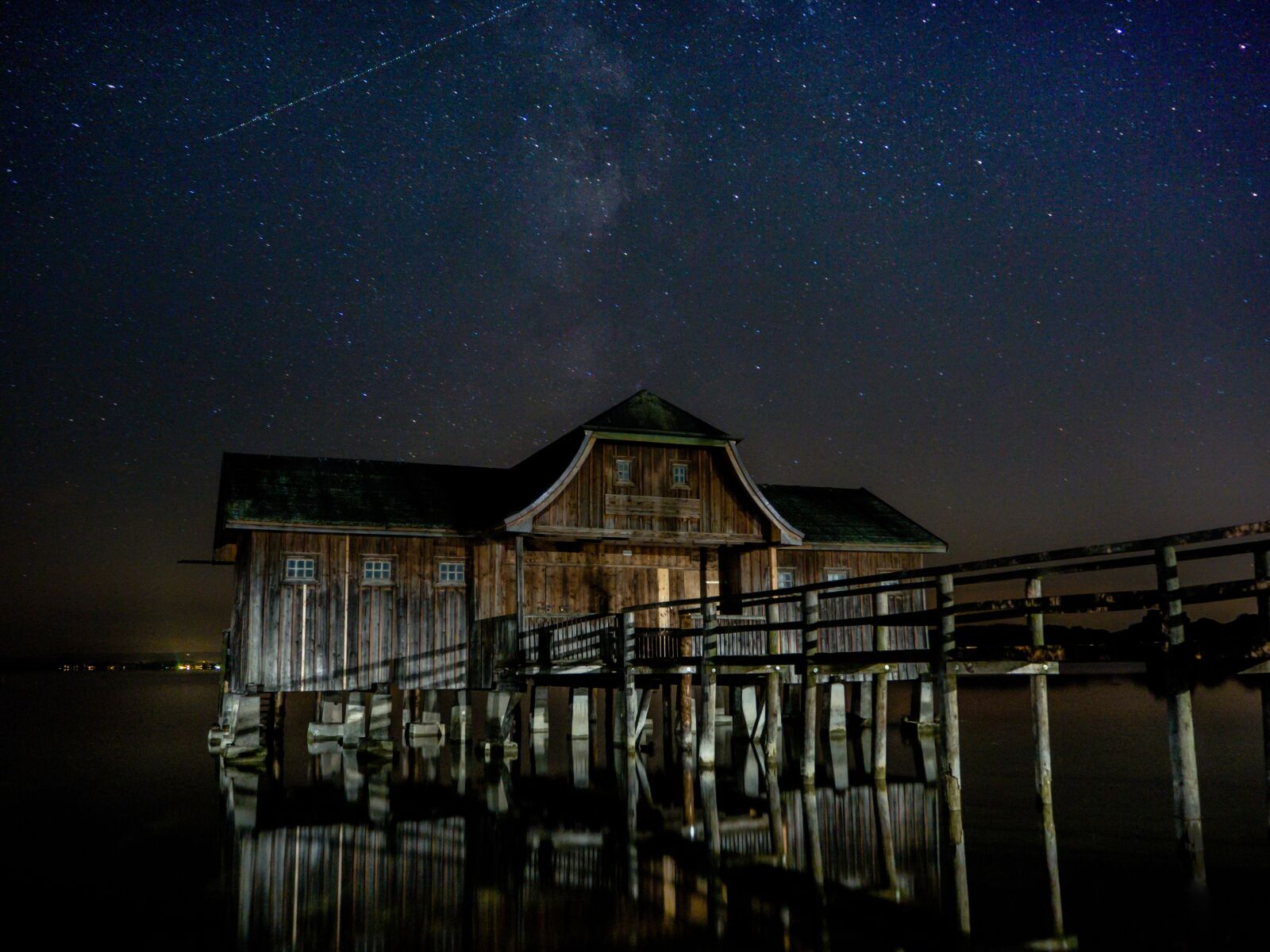 Olympus OM-D E-M10 II sample photo. Hut, lake, sky photography