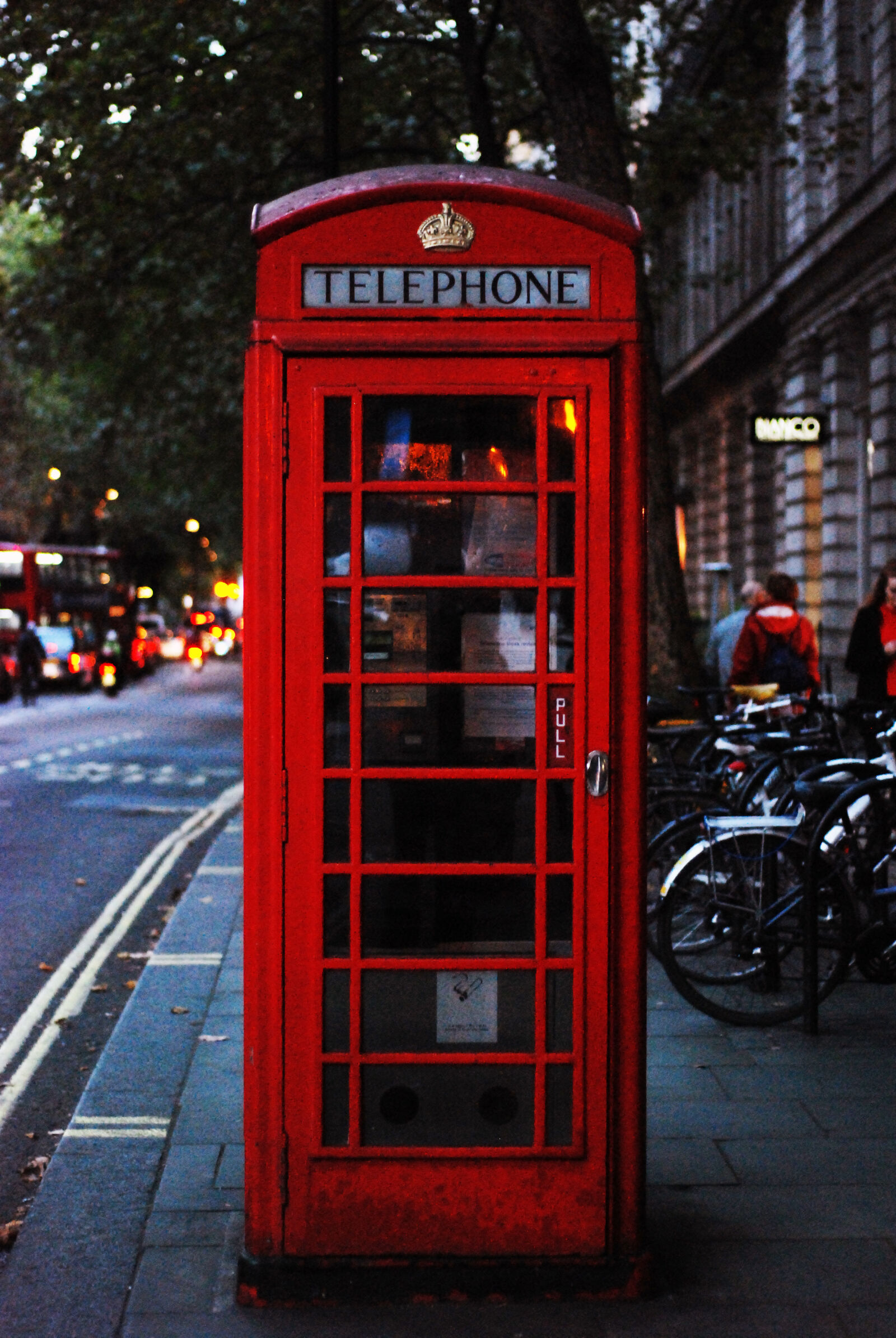 Nikon D80 sample photo. Red, telephone, booth, on photography