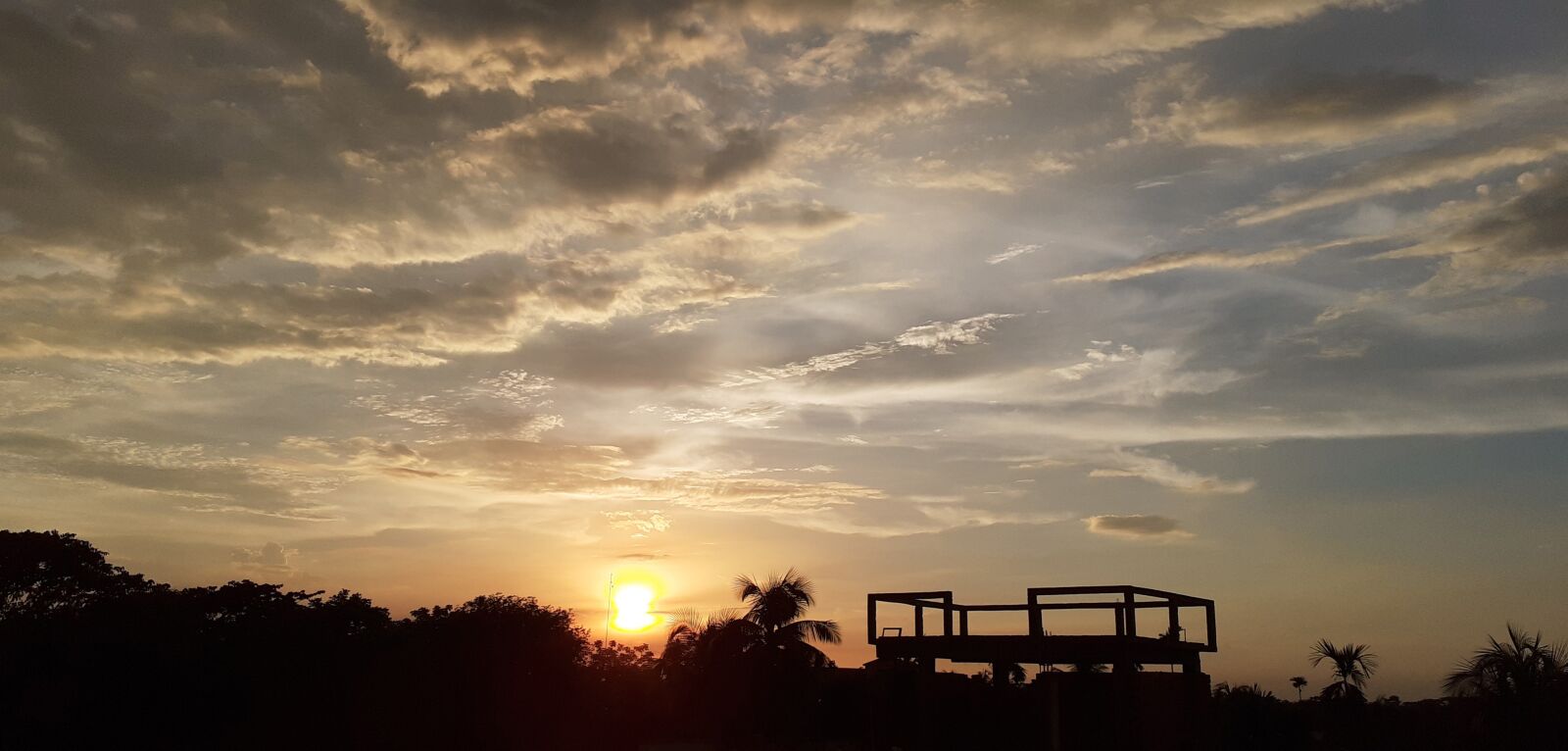 Samsung SM-M205F sample photo. Sunset, cloud, landscape photography