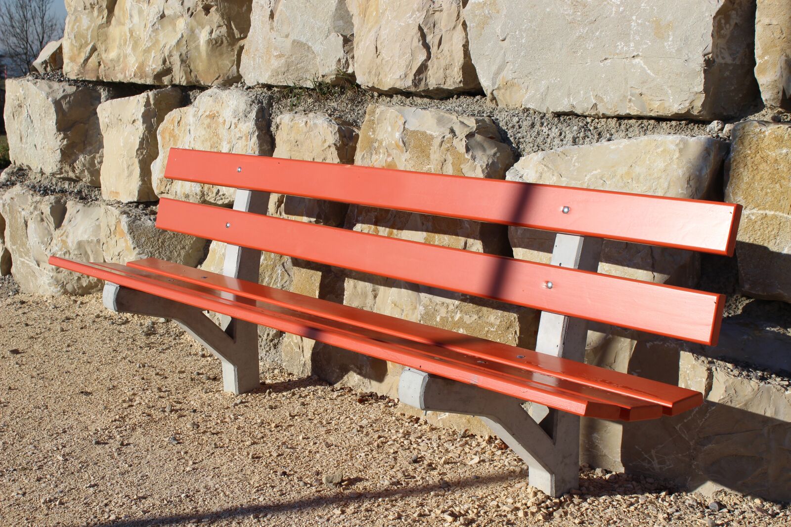 Canon EOS 600D (Rebel EOS T3i / EOS Kiss X5) sample photo. Park bench, bank, red photography