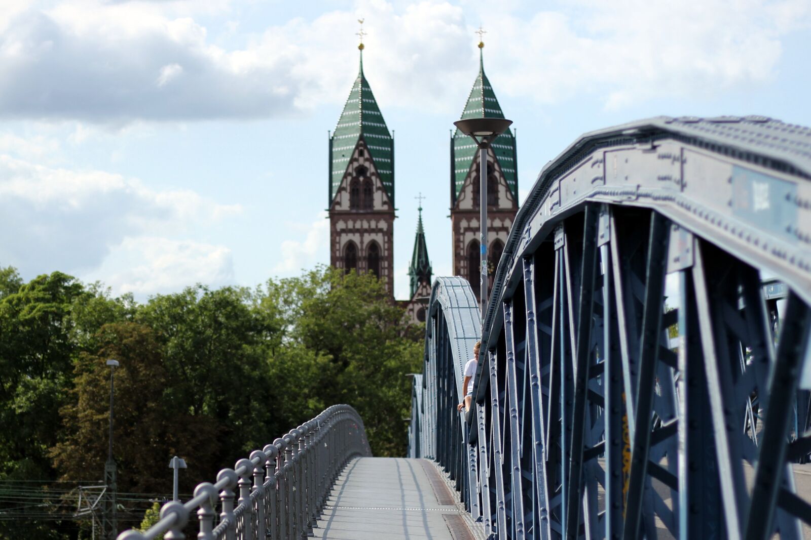 Canon EOS 600D (Rebel EOS T3i / EOS Kiss X5) + Canon EF 50mm F1.8 STM sample photo. Bridge, blue bridge, freiburg photography