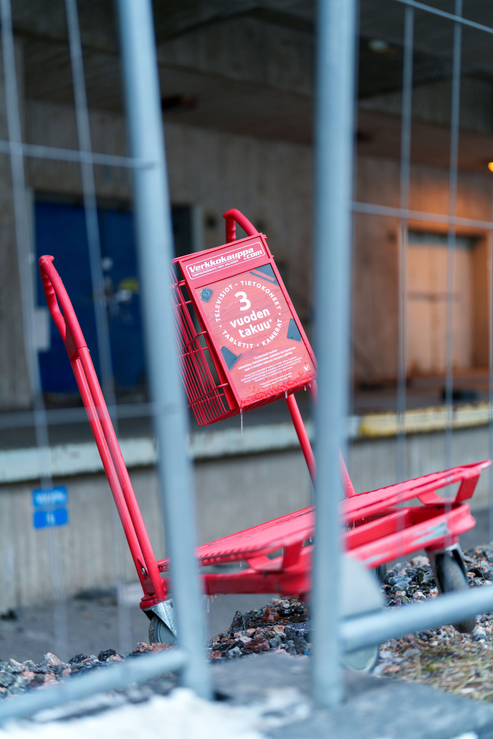 Sony FE 50mm F1.4 GM sample photo. Misplaced shopping cart photography