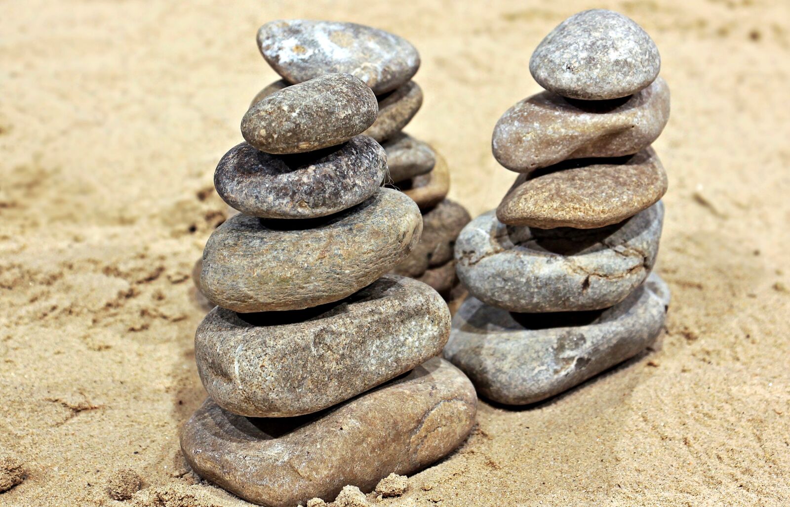 Canon EOS 550D (EOS Rebel T2i / EOS Kiss X4) sample photo. Stones, stacked stones, stacked photography