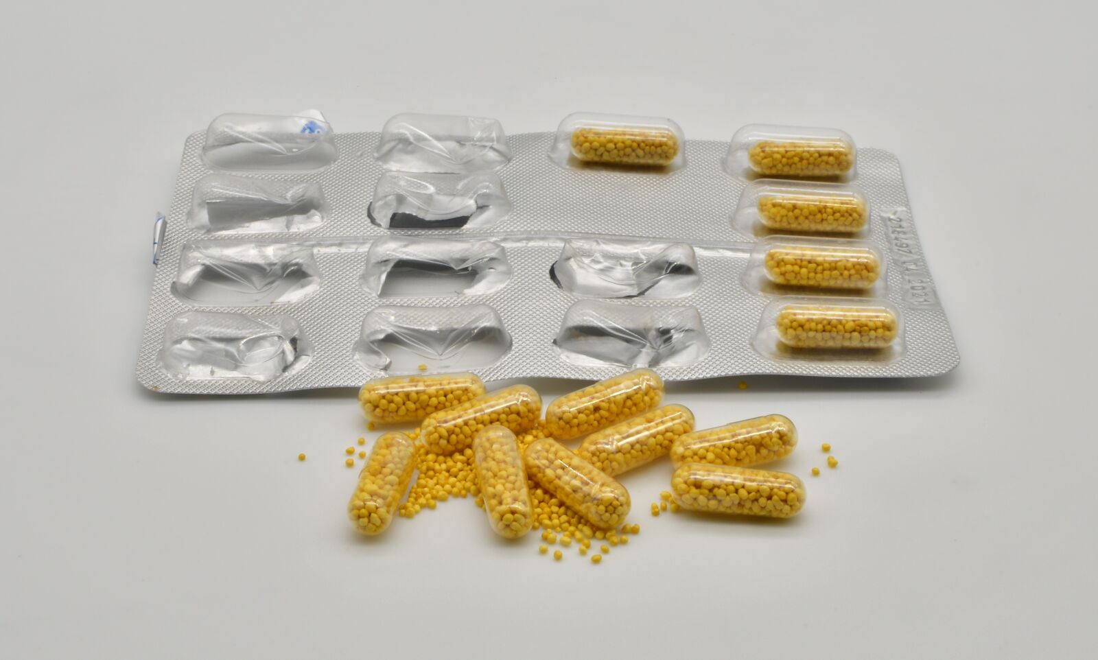 Nikon D7500 sample photo. Tablets, vitamins, drug photography
