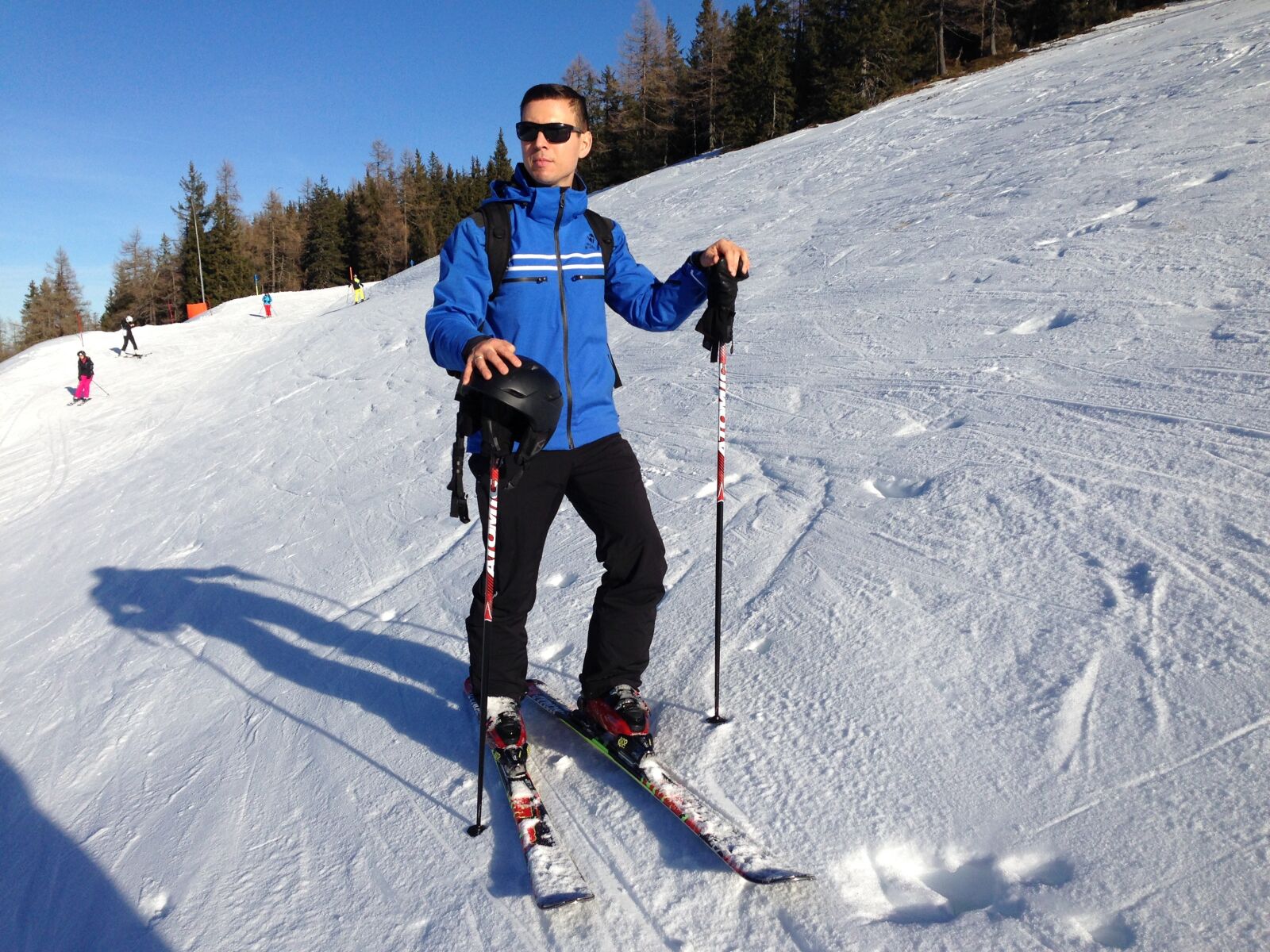 iPhone 5 back camera 4.12mm f/2.4 sample photo. Skiing, ski, snow photography