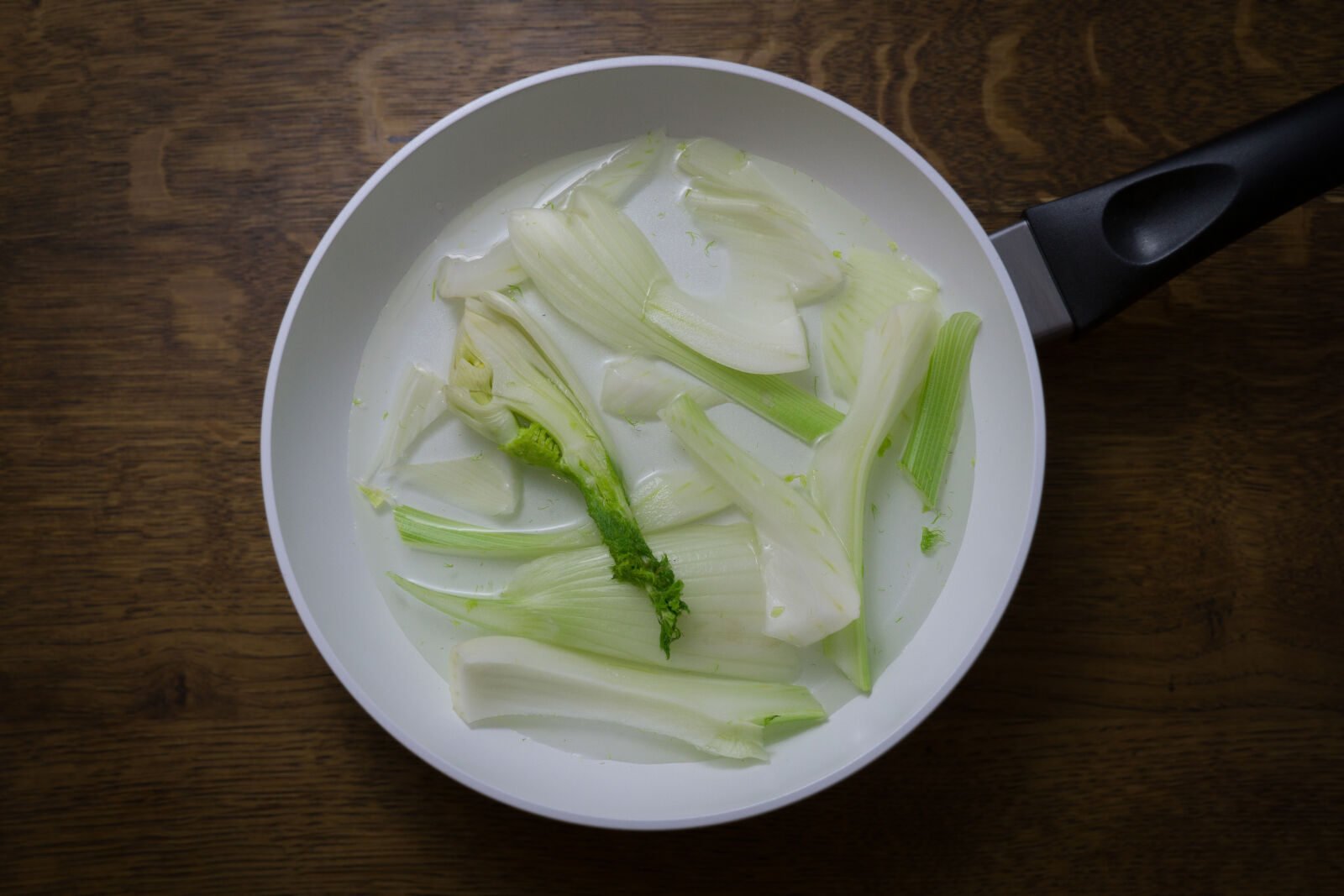 Sony a6000 + Sigma 30mm F2.8 EX DN sample photo. Cabbage, delicious, food, frying photography
