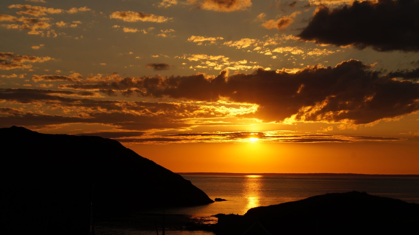 Sony DT 18-55mm F3.5-5.6 SAM II sample photo. Sunset, monhegan island, maine photography