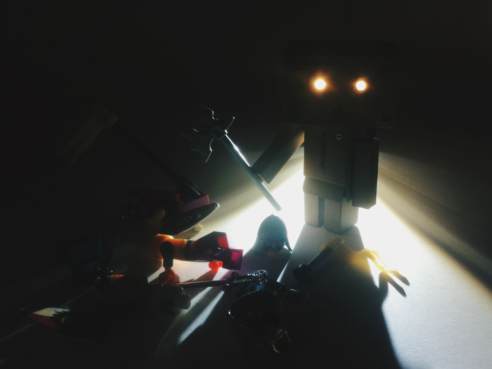 iPhone 4 back camera 3.85mm f/2.8 sample photo. Danbo, danboard, day, death photography
