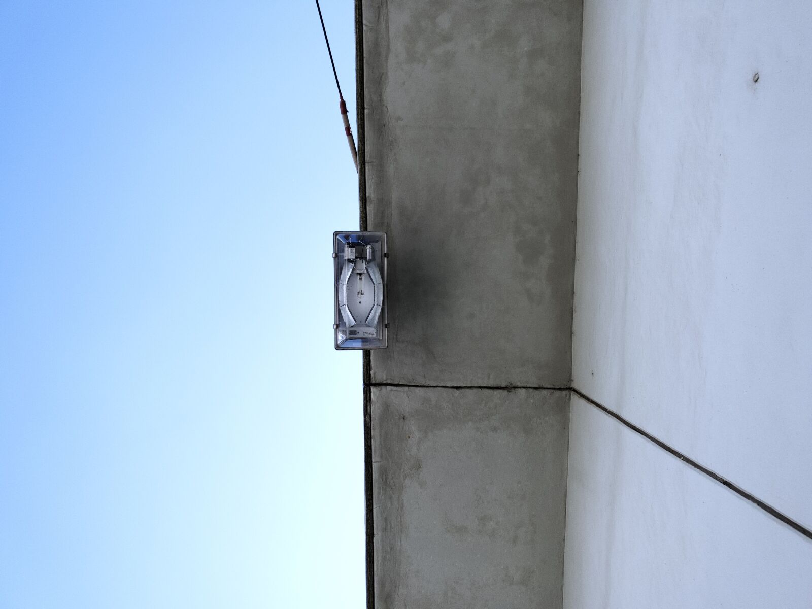 iPhone 11 Pro back camera 4.25mm f/1.8 sample photo. Frankfurt, urban, outdoor photography