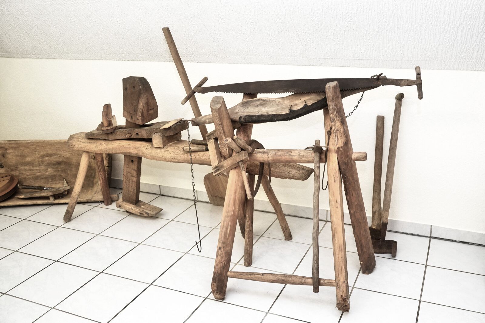 Nikon D5100 sample photo. Wood tick, saw, wood photography
