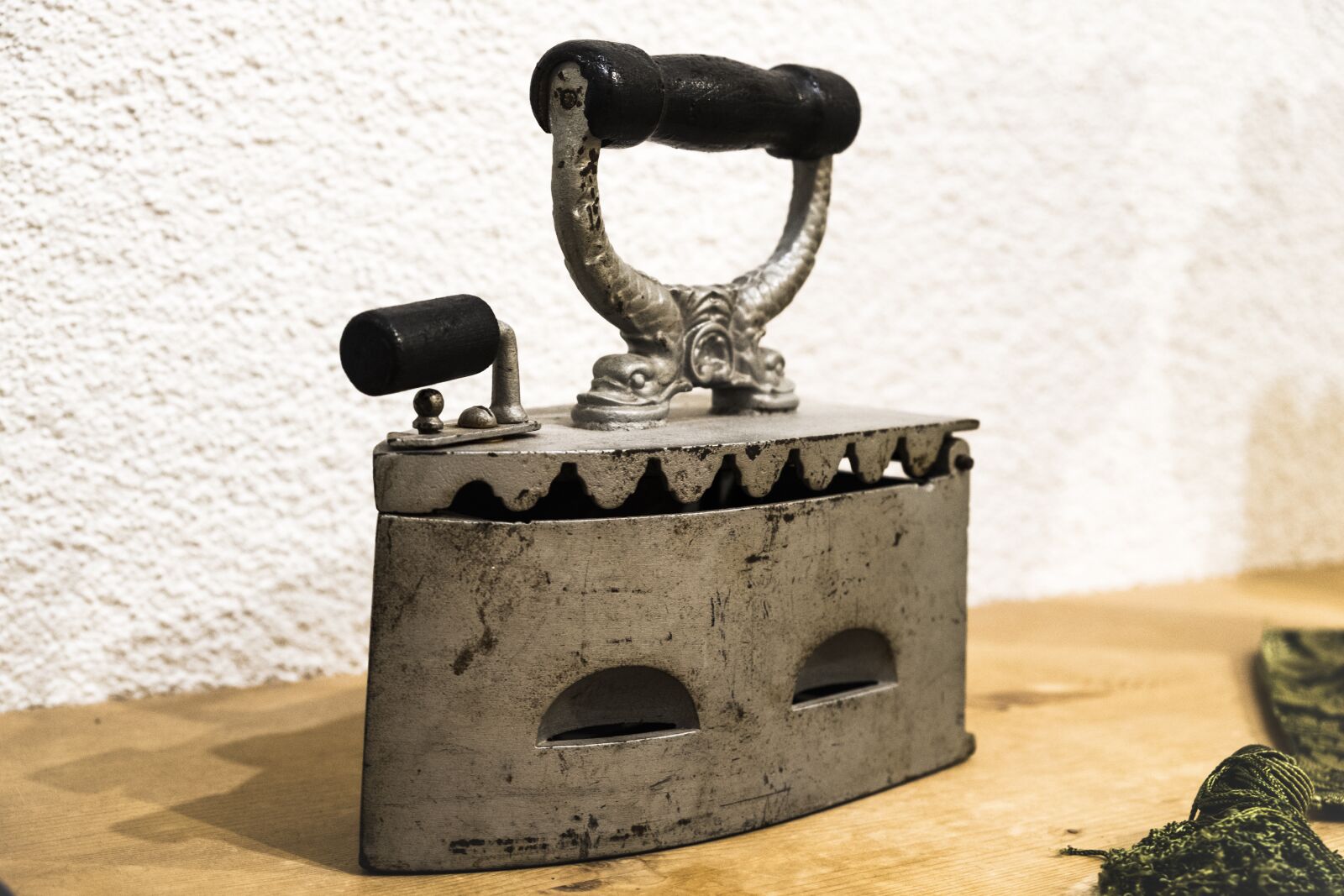 Fujifilm XF 18-55mm F2.8-4 R LM OIS sample photo. Iron, house work, budget photography