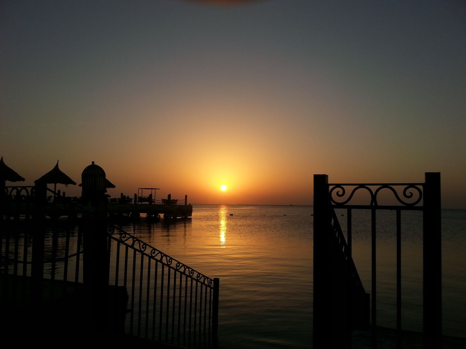 Samsung Galaxy S3 sample photo. Sunrise, red sea, romantic photography