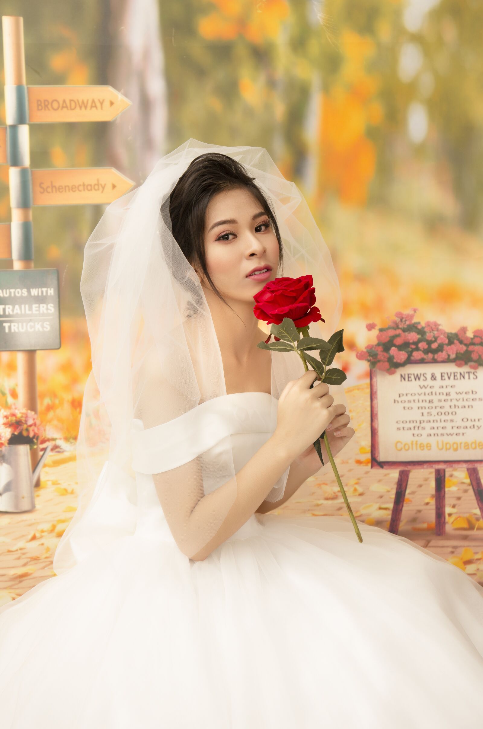 Canon EOS 5D Mark III sample photo. Woman, blond, portrait photography