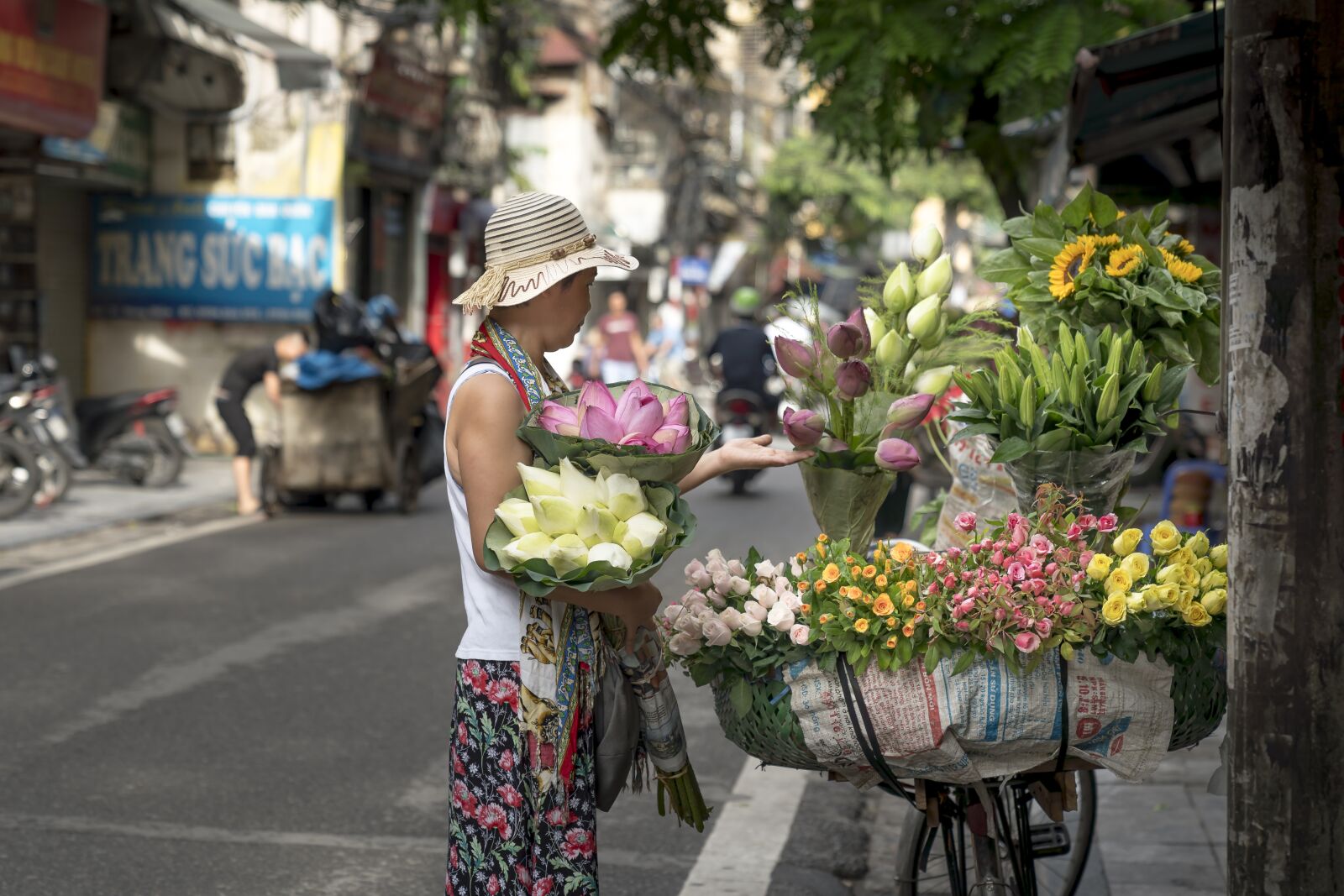 Sony a7R III + Sony FE 24-70mm F2.8 GM sample photo. Hanoi, the street, vietnam photography